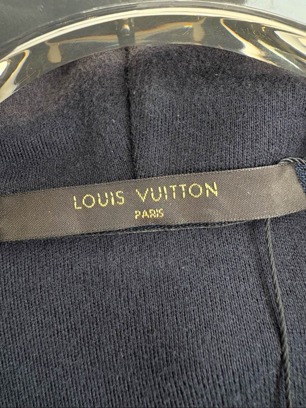 Louis Vuitton Louis Vuitton Logo Patch Hooded Sweatshirt Size XL Size US XL / EU 56 / 4 - 3 Thumbnail
