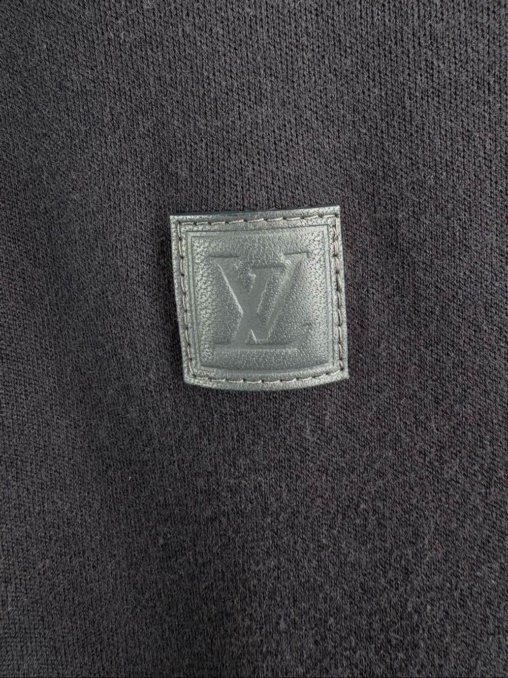 Louis Vuitton Louis Vuitton Logo Patch Hooded Sweatshirt Size XL Size US XL / EU 56 / 4 - 5 Thumbnail