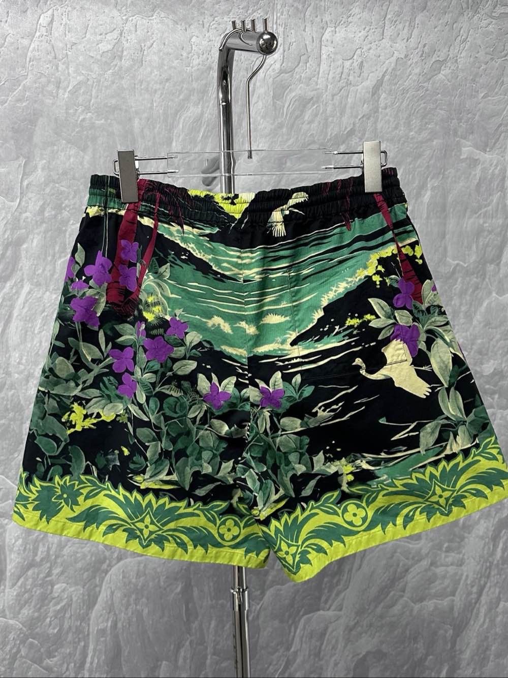 Louis Vuitton Louis Vuitton Floral Print Shorts Size 30 Size US 30 / EU 46 - 2 Thumbnail