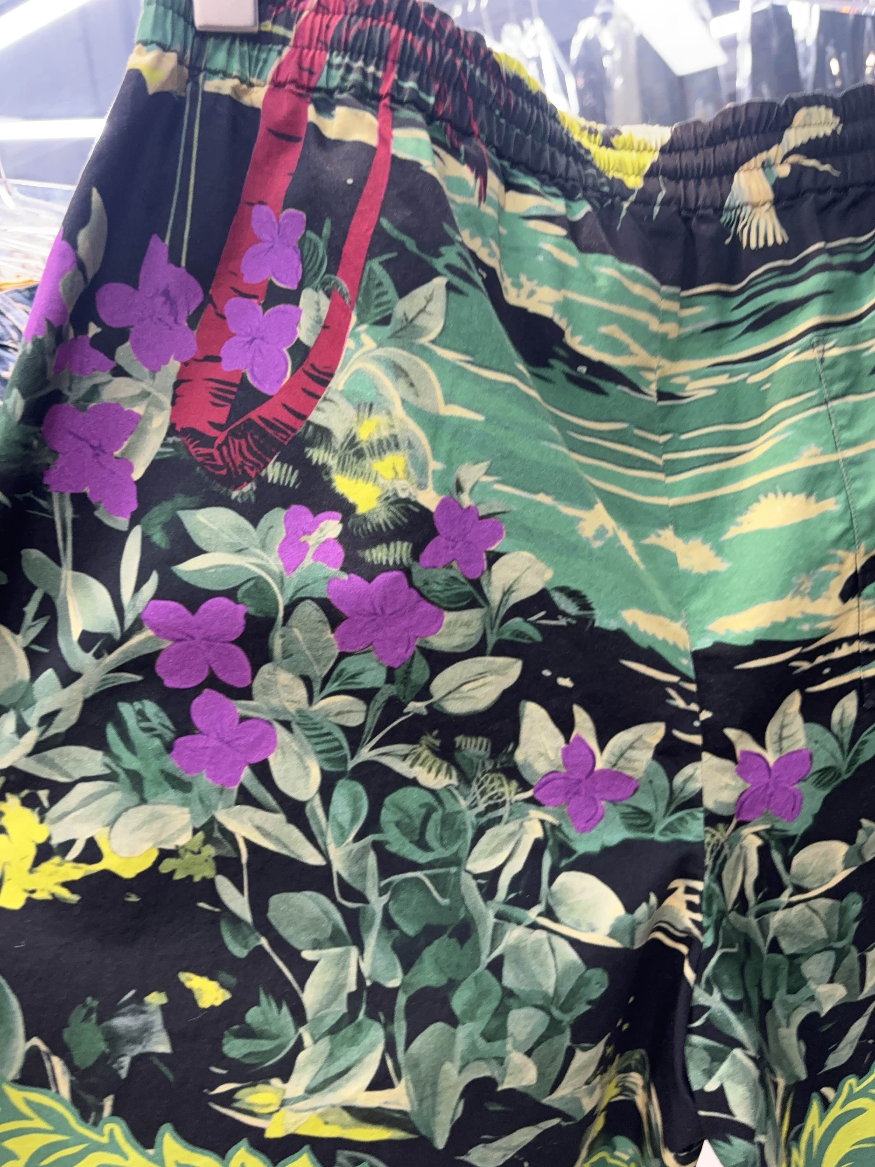 Louis Vuitton Louis Vuitton Floral Print Shorts Size 30 Size US 30 / EU 46 - 7 Thumbnail