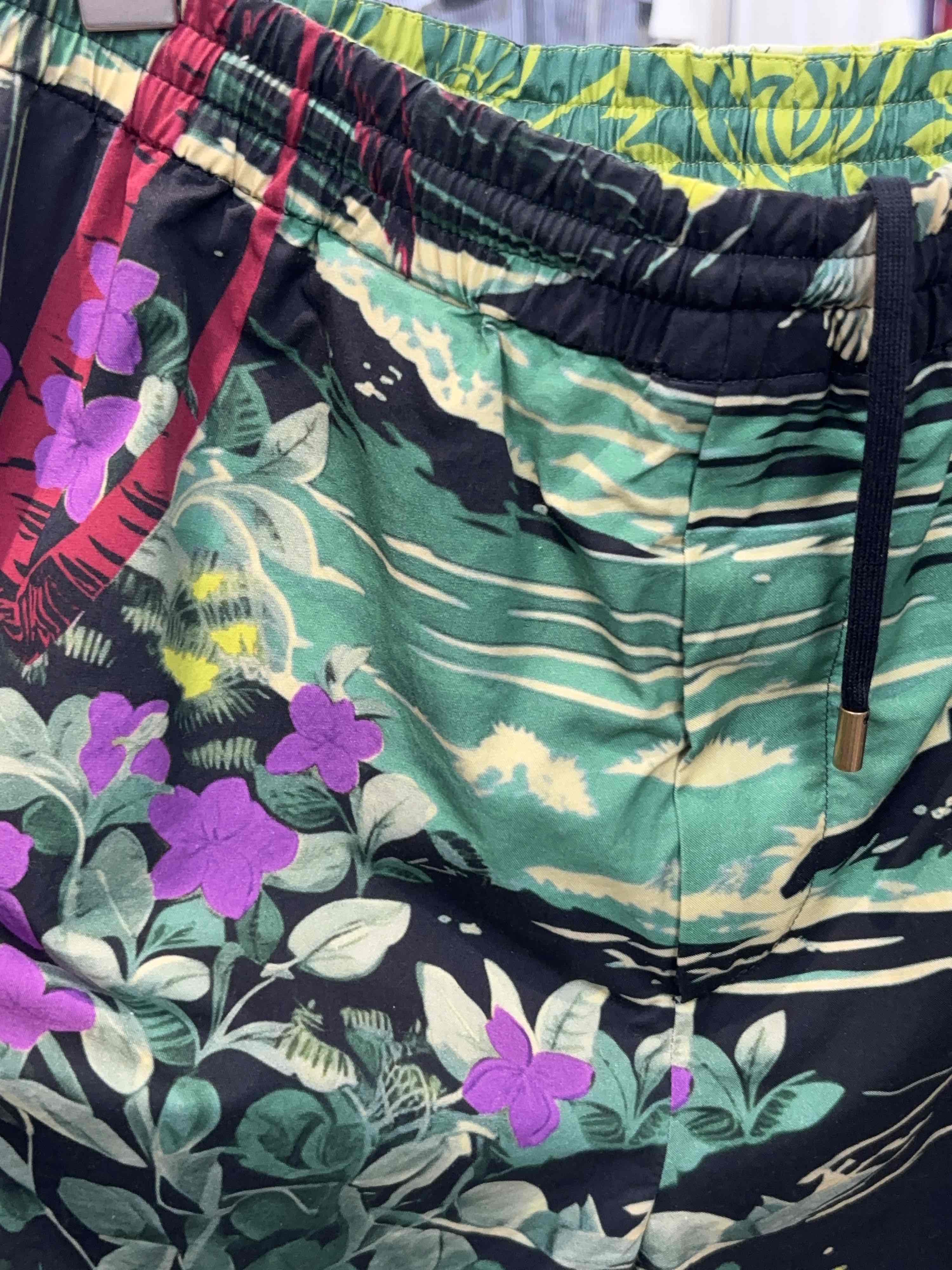 Louis Vuitton Louis Vuitton Floral Print Shorts Size 30 Size US 30 / EU 46 - 6 Thumbnail