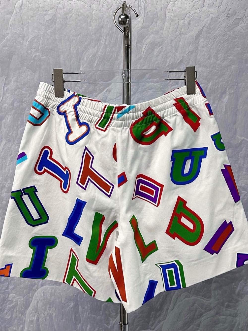 Louis Vuitton Louis Vuitton Multi-Color Logo Shorts Size S Size US 30 / EU 46 - 2 Thumbnail
