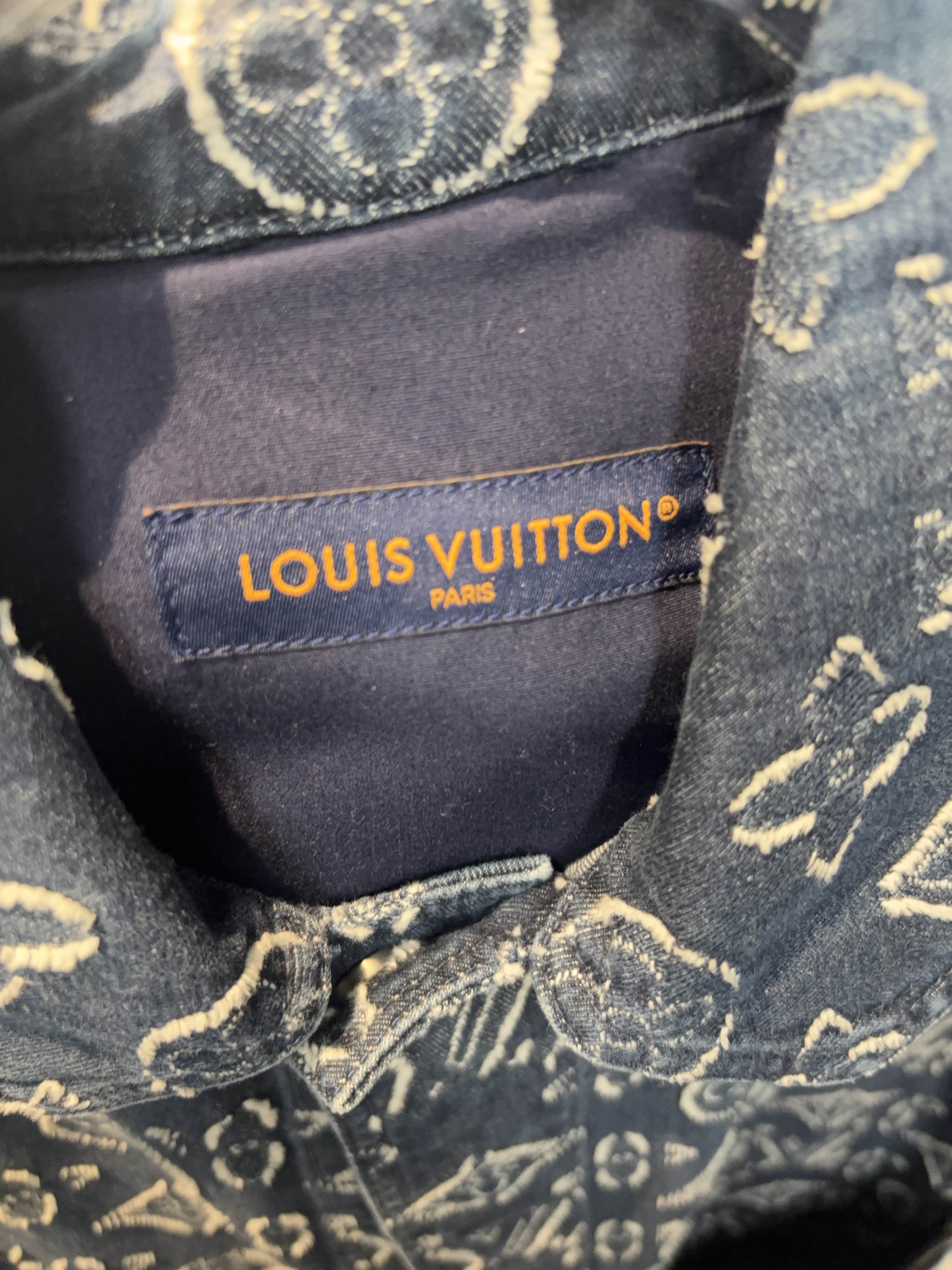 Louis Vuitton Louis Vuitton Monogram Embroidered Shirt L Size US L / EU 52-54 / 3 - 3 Thumbnail
