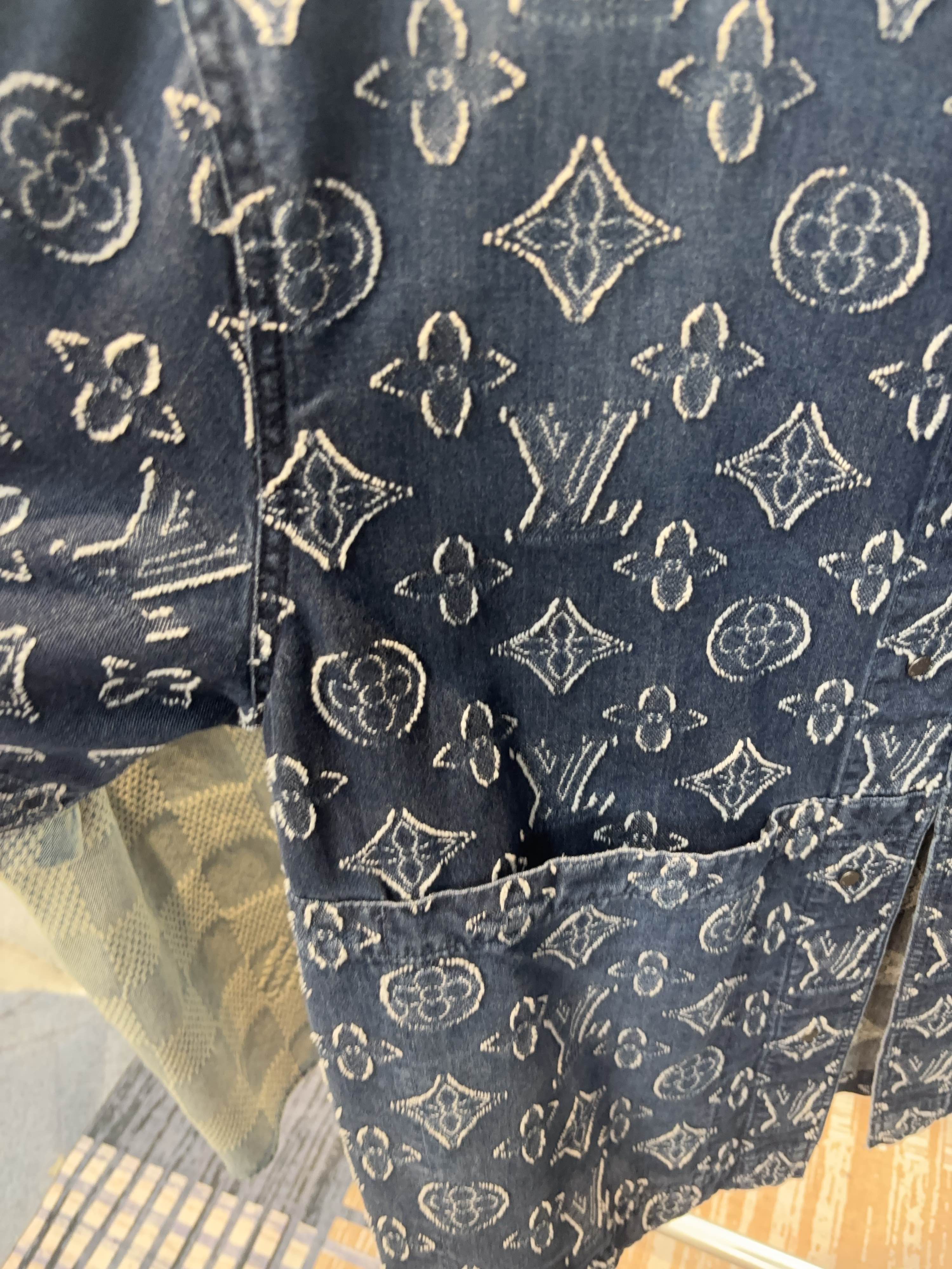Louis Vuitton Louis Vuitton Monogram Embroidered Shirt L Size US L / EU 52-54 / 3 - 6 Thumbnail