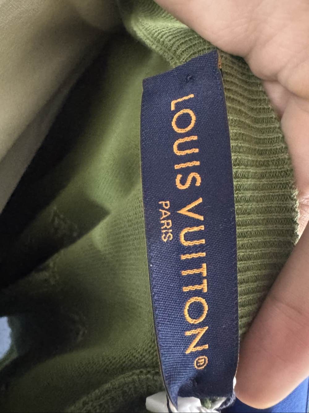 Louis Vuitton Louis Vuitton Dog Print T-Shirt Size L Size US L / EU 52-54 / 3 - 3 Thumbnail