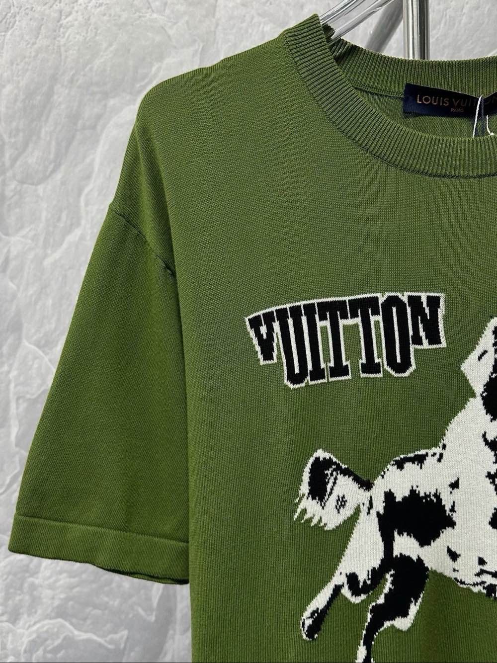 Louis Vuitton Louis Vuitton Dog Print T-Shirt Size L Size US L / EU 52-54 / 3 - 6 Thumbnail
