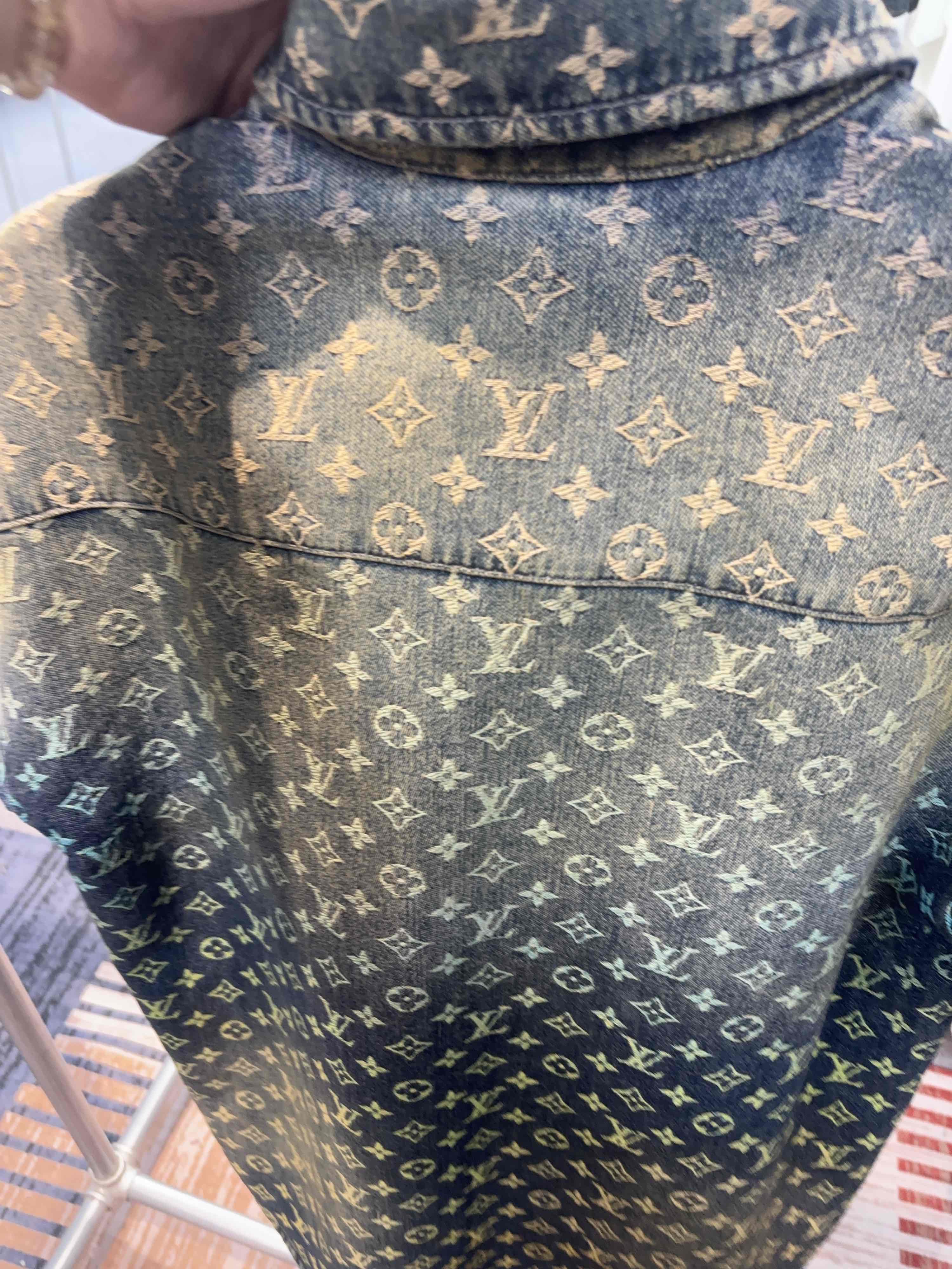 Louis Vuitton Louis Vuitton Monogram Gradient Denim Shirt Size XS Size US XS / EU 42 / 0 - 8 Thumbnail
