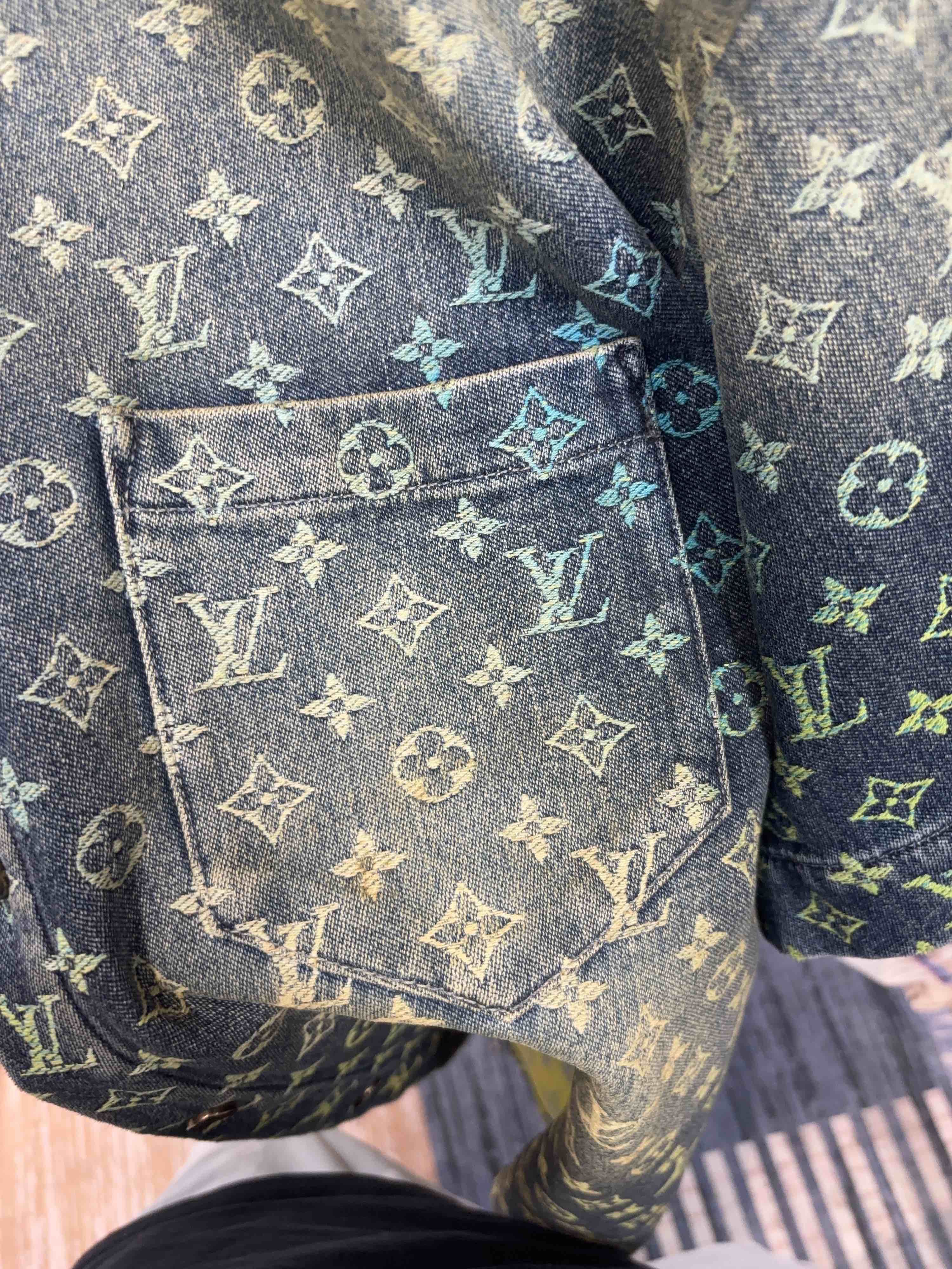 Louis Vuitton Louis Vuitton Monogram Gradient Denim Shirt Size XS Size US XS / EU 42 / 0 - 6 Thumbnail