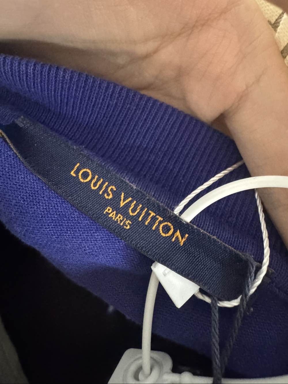 Louis Vuitton Louis Vuitton Staples Edition T-Shirt Size L Size US L / EU 52-54 / 3 - 3 Thumbnail