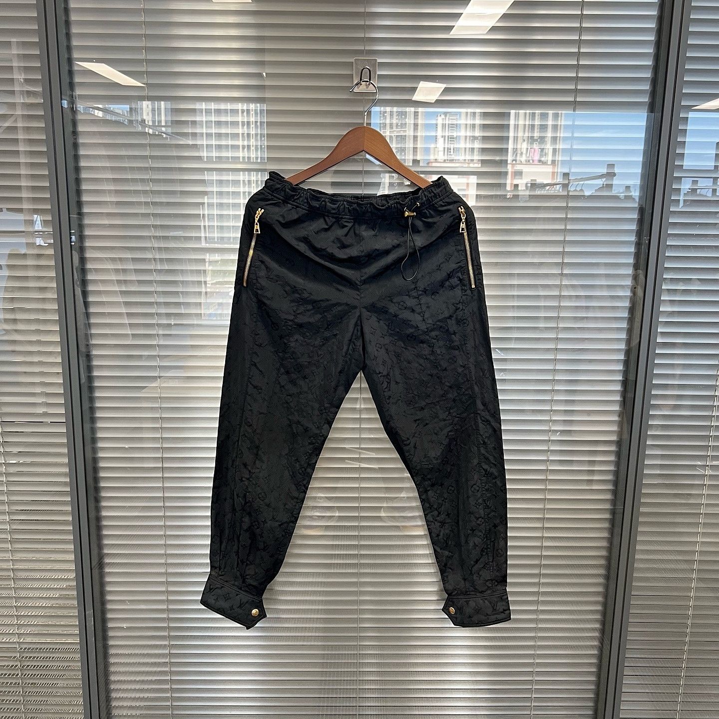 Louis Vuitton Louis Vuitton Monogram Joggers Size 38 Size 27" / US 4 / IT 40 - 6 Thumbnail