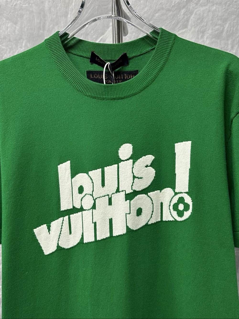 Louis Vuitton Louis Vuitton Logo Graphic T-Shirt Size L Size US L / EU 52-54 / 3 - 7 Thumbnail