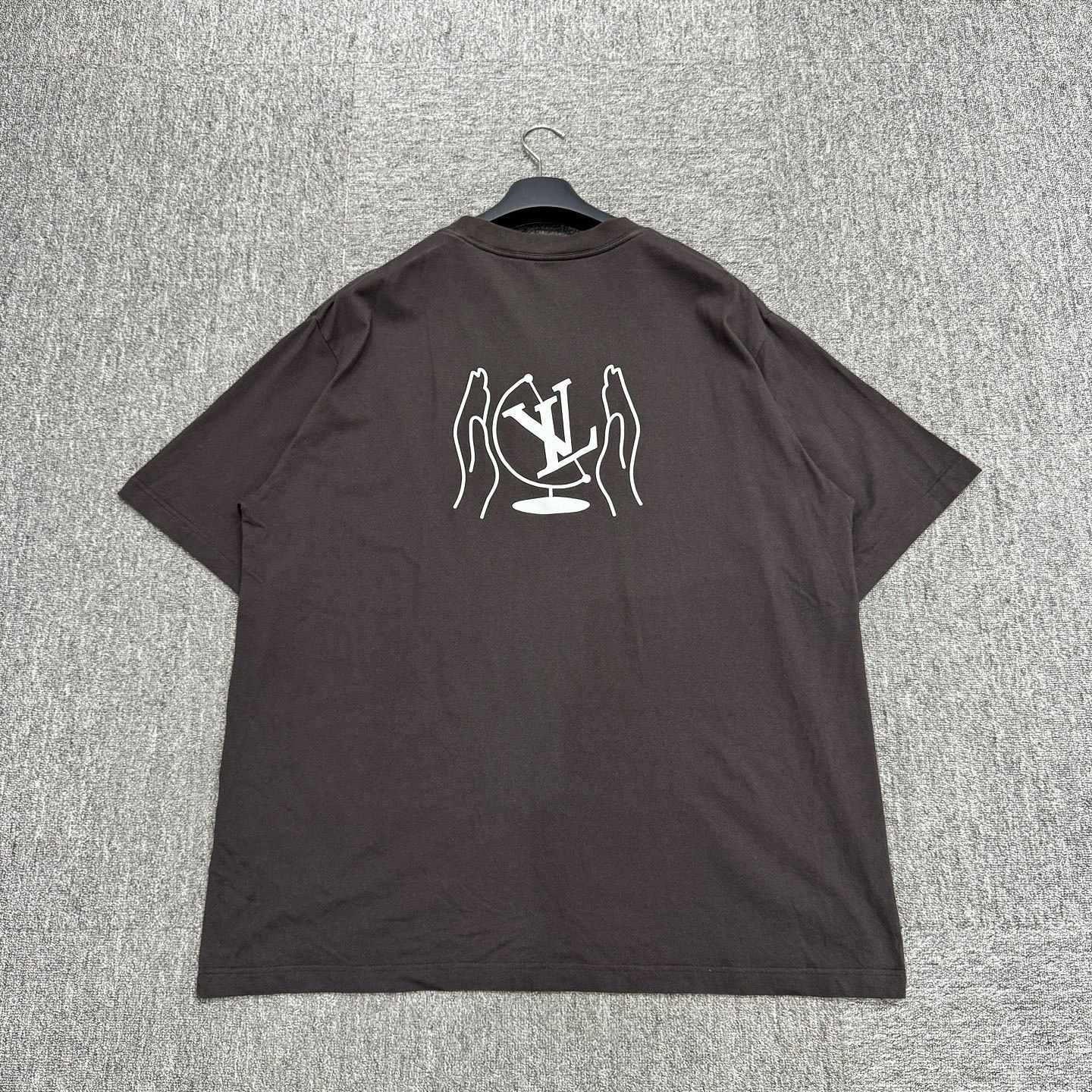 Louis Vuitton Louis Vuitton Logo Graphic T-Shirt Brown Size XXL Size US XXL / EU 58 / 5 - 2 Thumbnail
