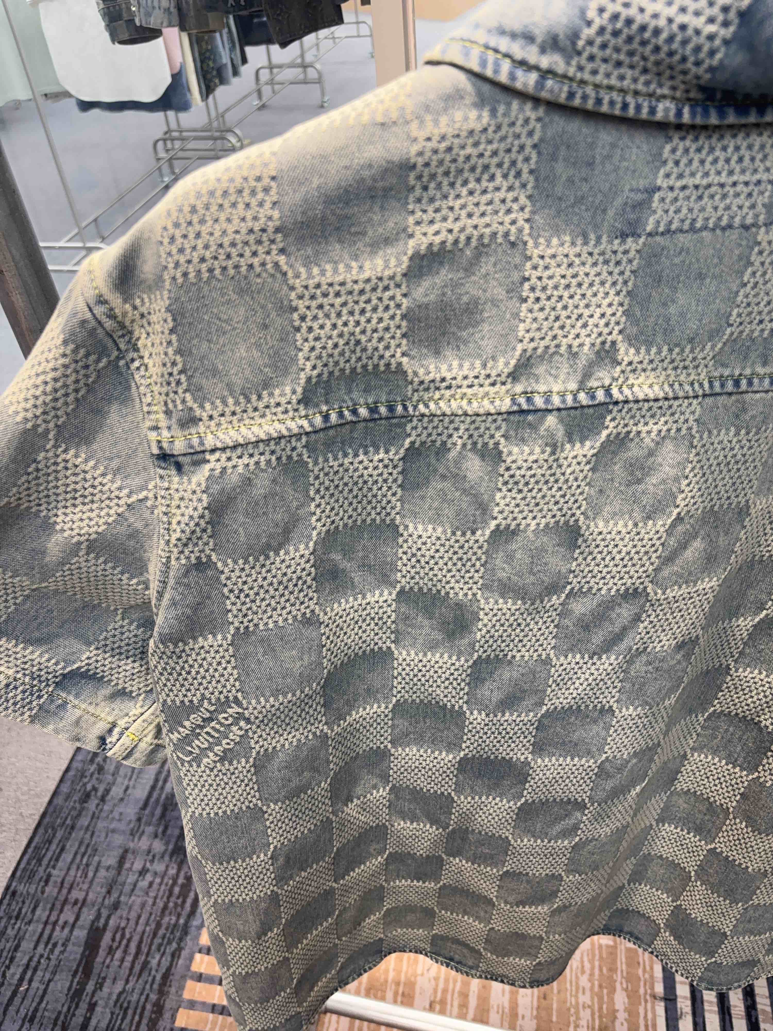 Louis Vuitton Louis Vuitton Damier Check Short Sleeve Shirt Size L Size US L / EU 52-54 / 3 - 8 Thumbnail