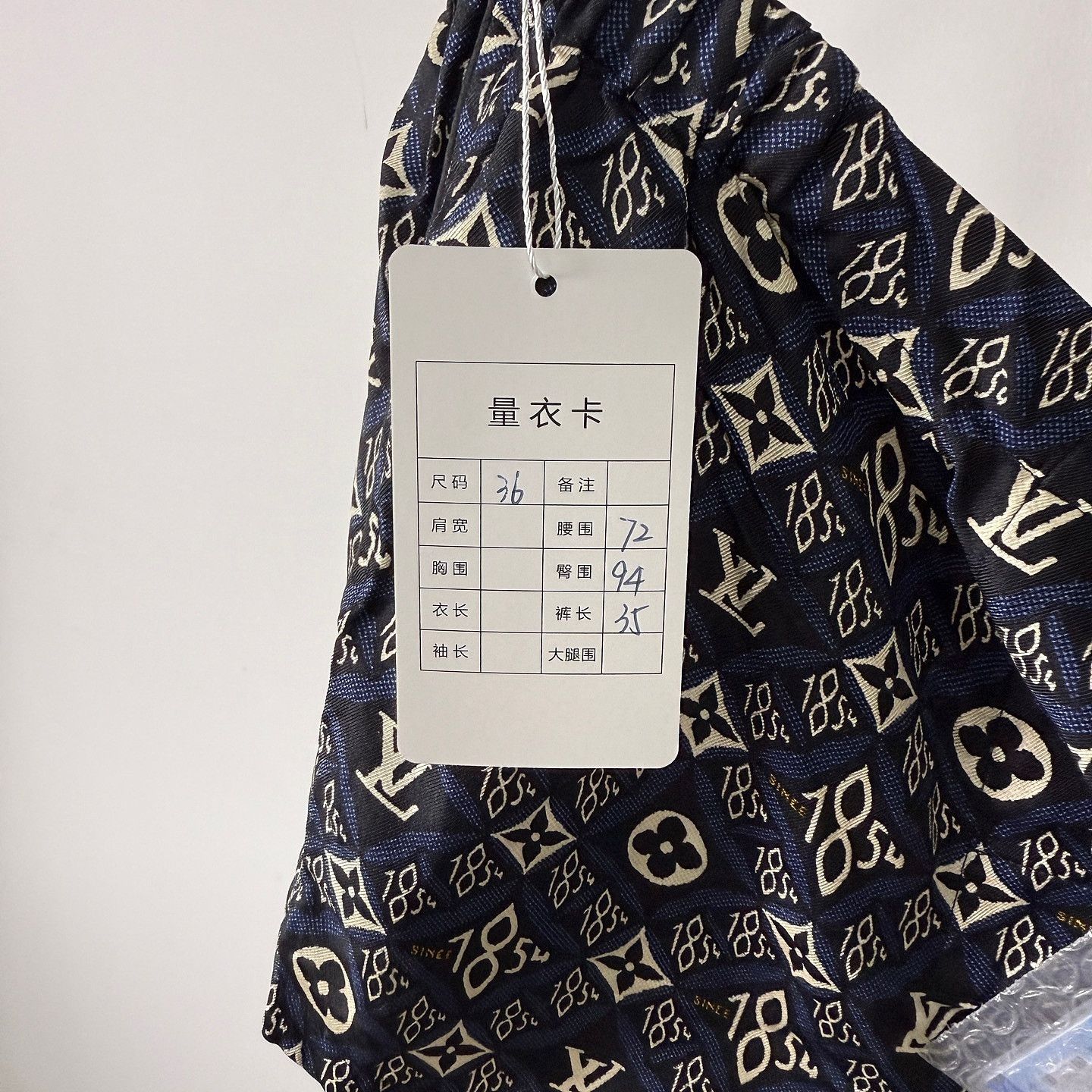 Louis Vuitton Louis Vuitton Since 1854 Monogram Shorts Size 36 Size 26" / US 2 / IT 38 - 5 Thumbnail