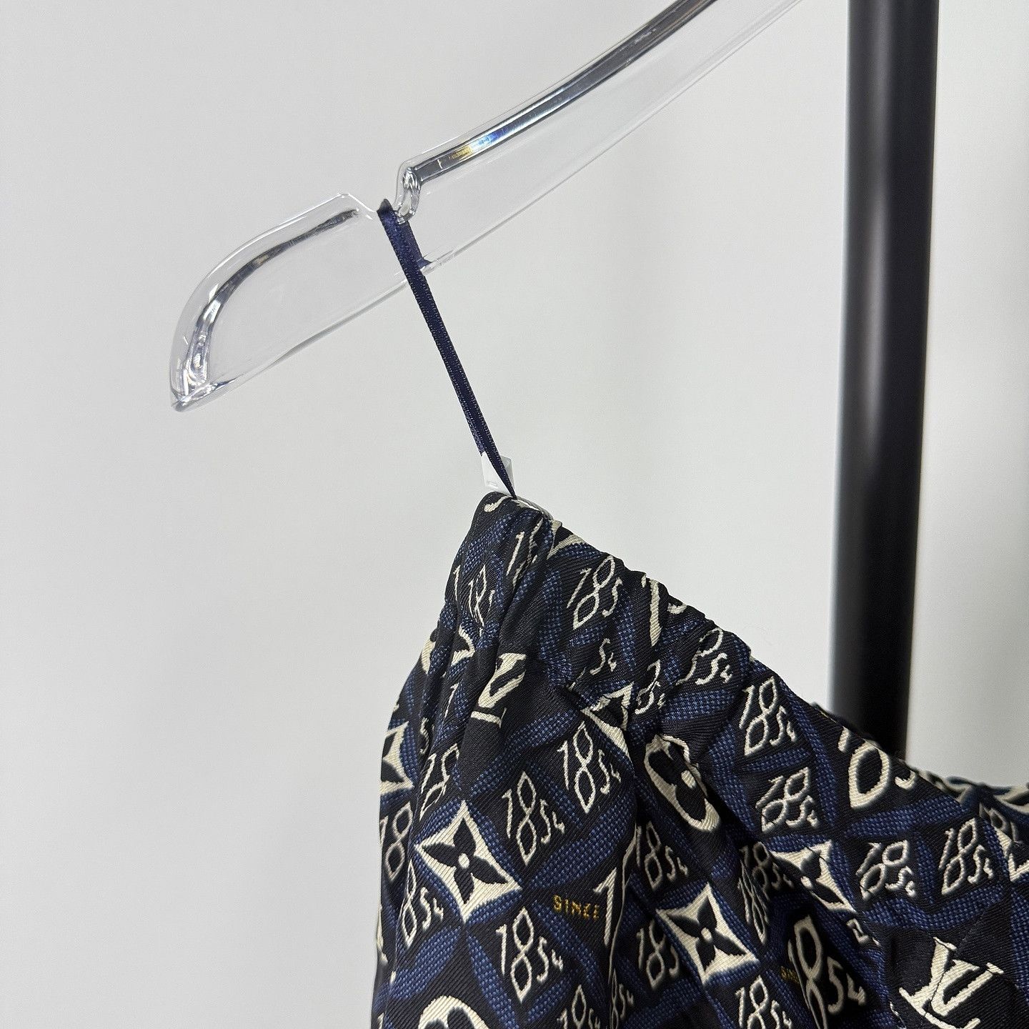 Louis Vuitton Louis Vuitton Since 1854 Monogram Shorts Size 36 Size 26" / US 2 / IT 38 - 7 Thumbnail