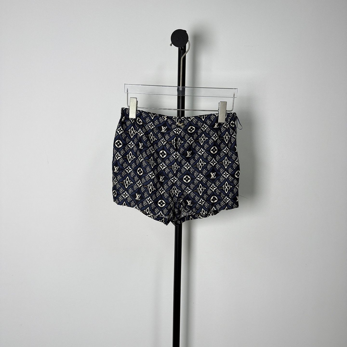 Louis Vuitton Louis Vuitton Since 1854 Monogram Shorts Size 36 Size 26" / US 2 / IT 38 - 6 Thumbnail