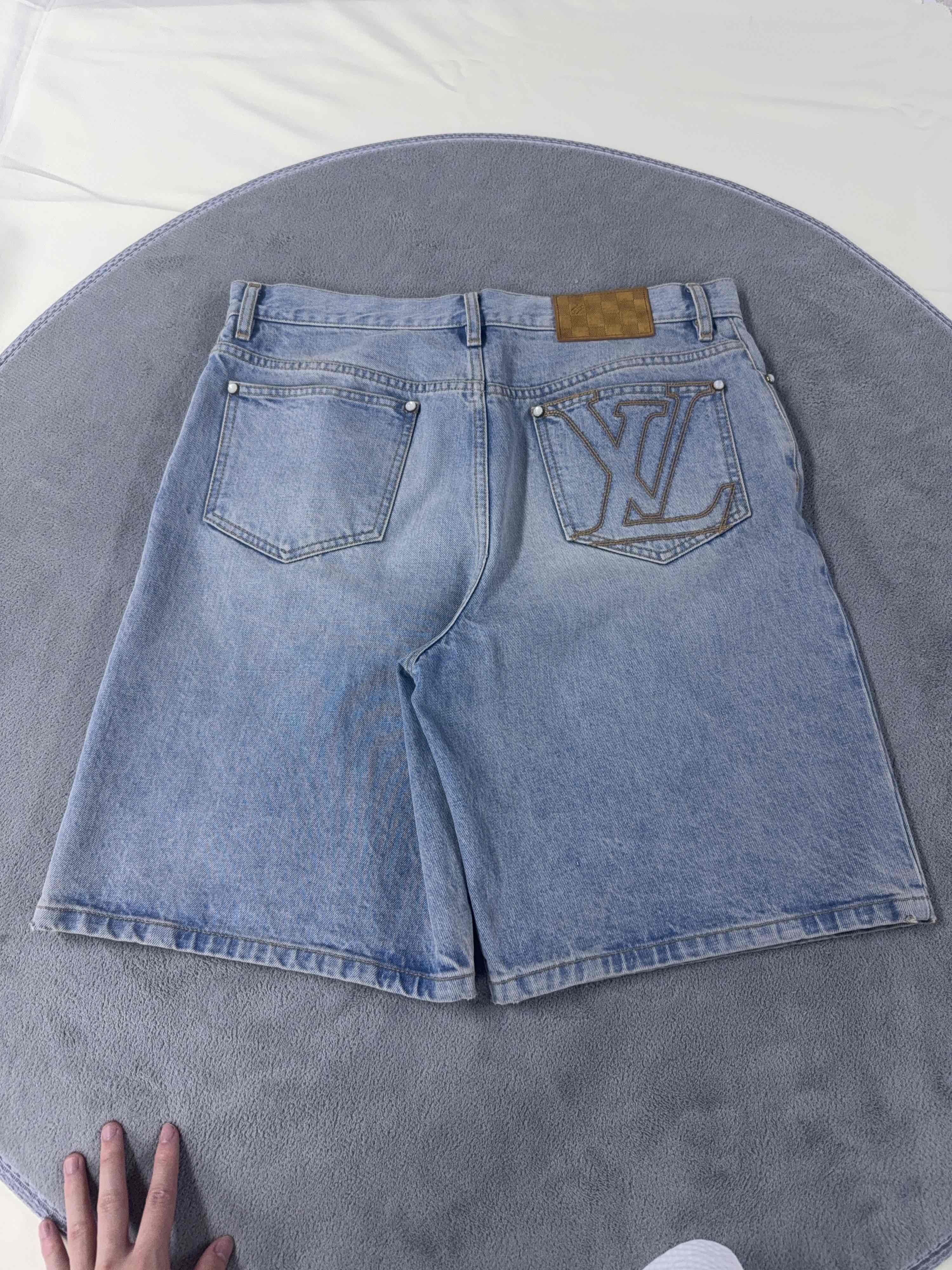Louis Vuitton Louis Vuitton Logo Embroidery Shorts US 31 Size US 31 - 2 Thumbnail
