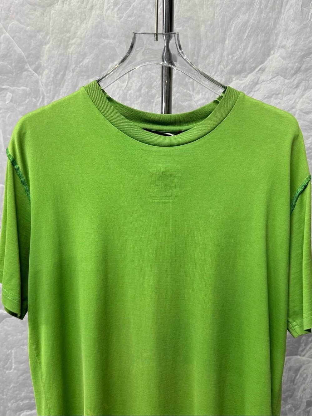 Louis Vuitton Louis Vuitton Debossed Logo T-Shirt Size XL Size US XL / EU 56 / 4 - 5 Thumbnail