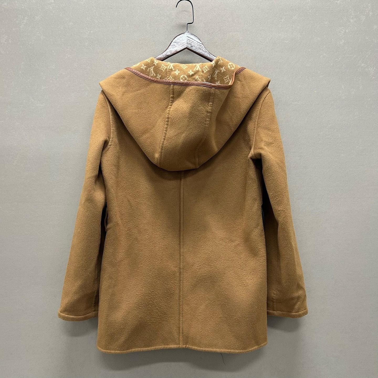 Louis Vuitton Louis Vuitton Monogram Hooded Wool Coat Size 36 Size XS / US 0-2 / IT 36-38 - 2 Thumbnail