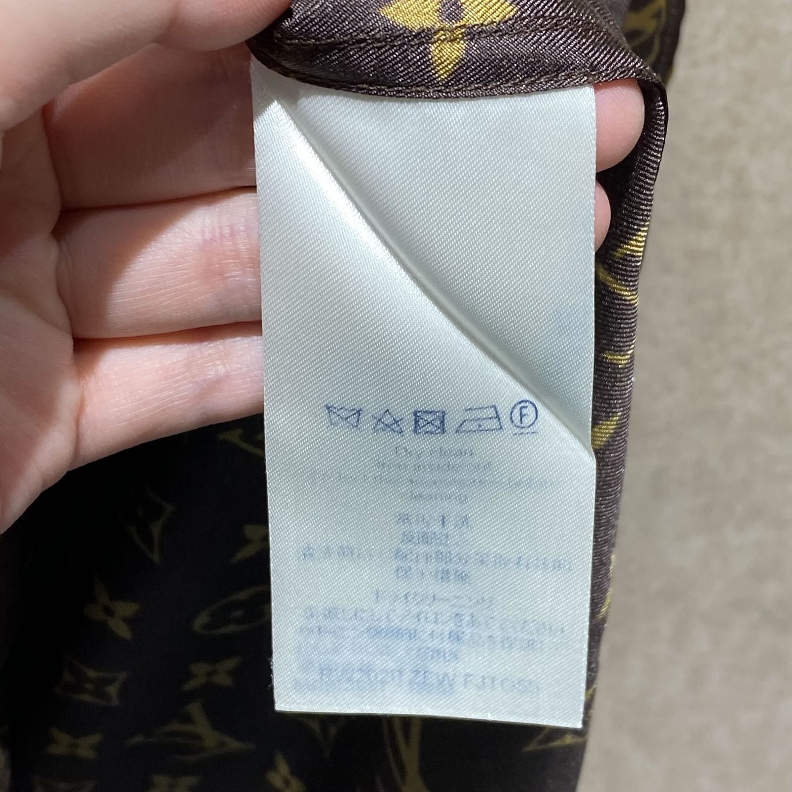 Louis Vuitton Louis Vuitton Monogram Silk Button Up Shirt Size 40 Size M / US 6-8 / IT 42-44 - 4 Thumbnail