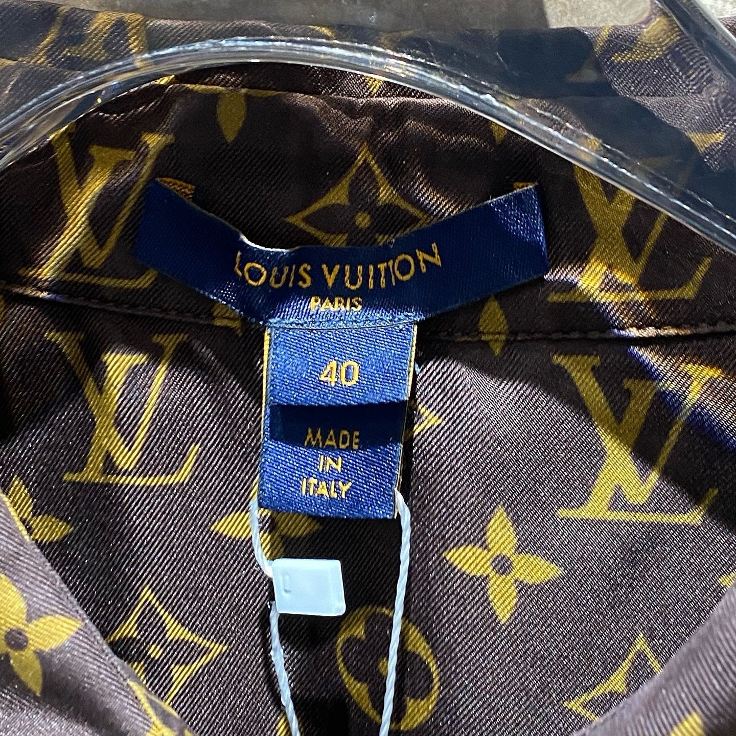 Louis Vuitton Louis Vuitton Monogram Silk Button Up Shirt Size 40 Size M / US 6-8 / IT 42-44 - 3 Thumbnail