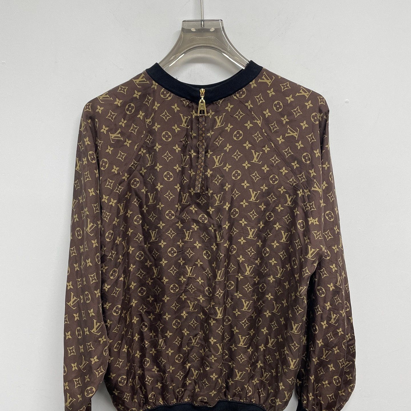 Louis Vuitton Louis Vuitton Monogram Silk Sweatshirt Size M Size M / US 6-8 / IT 42-44 - 2 Thumbnail