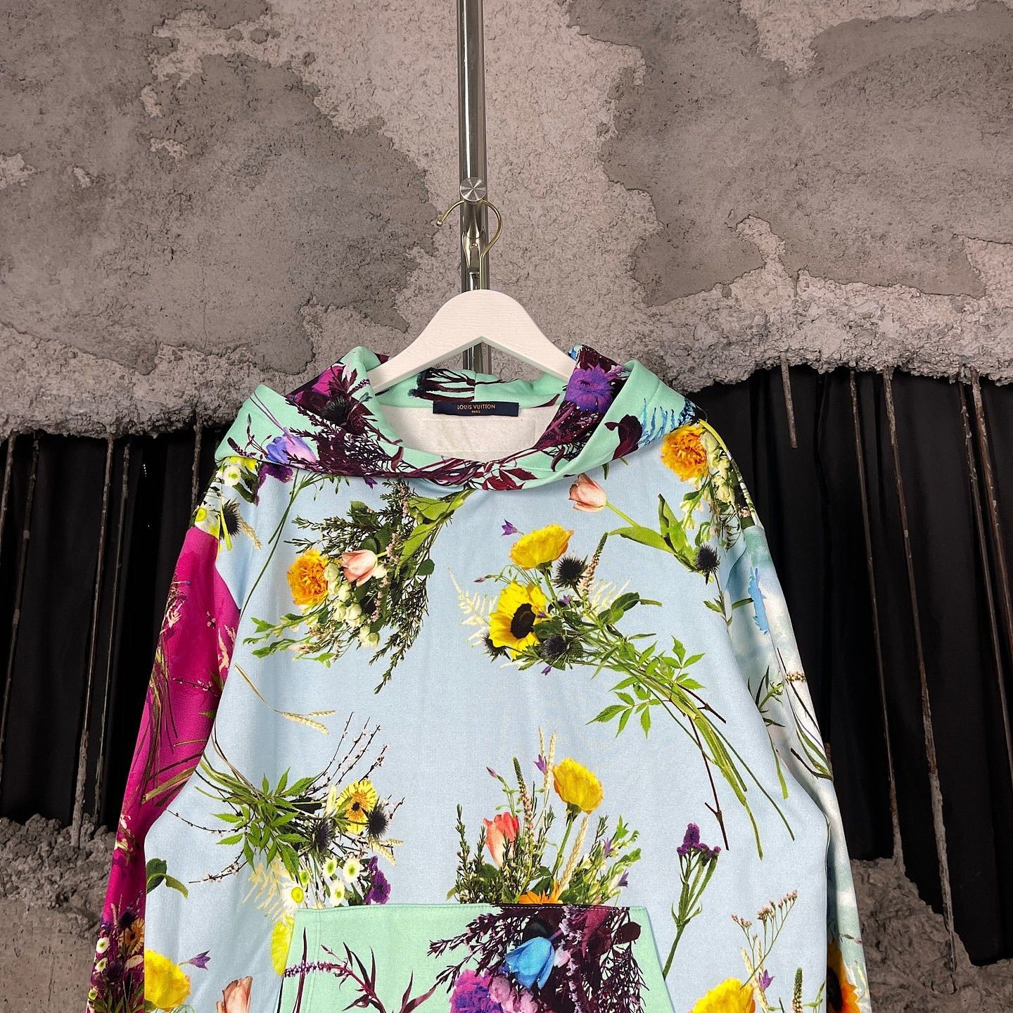 Louis Vuitton Louis Vuitton Floral Hoodie Size XS Size US XS / EU 42 / 0 - 5 Thumbnail