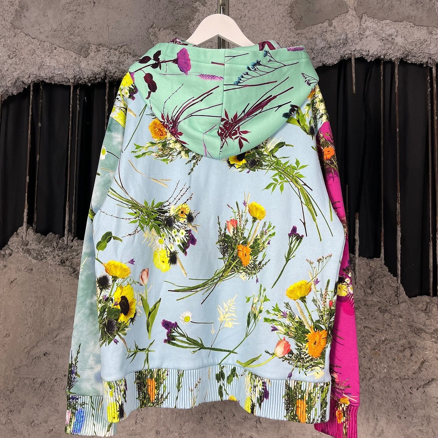 Louis Vuitton Louis Vuitton Floral Hoodie Size XS Size US XS / EU 42 / 0 - 2 Thumbnail