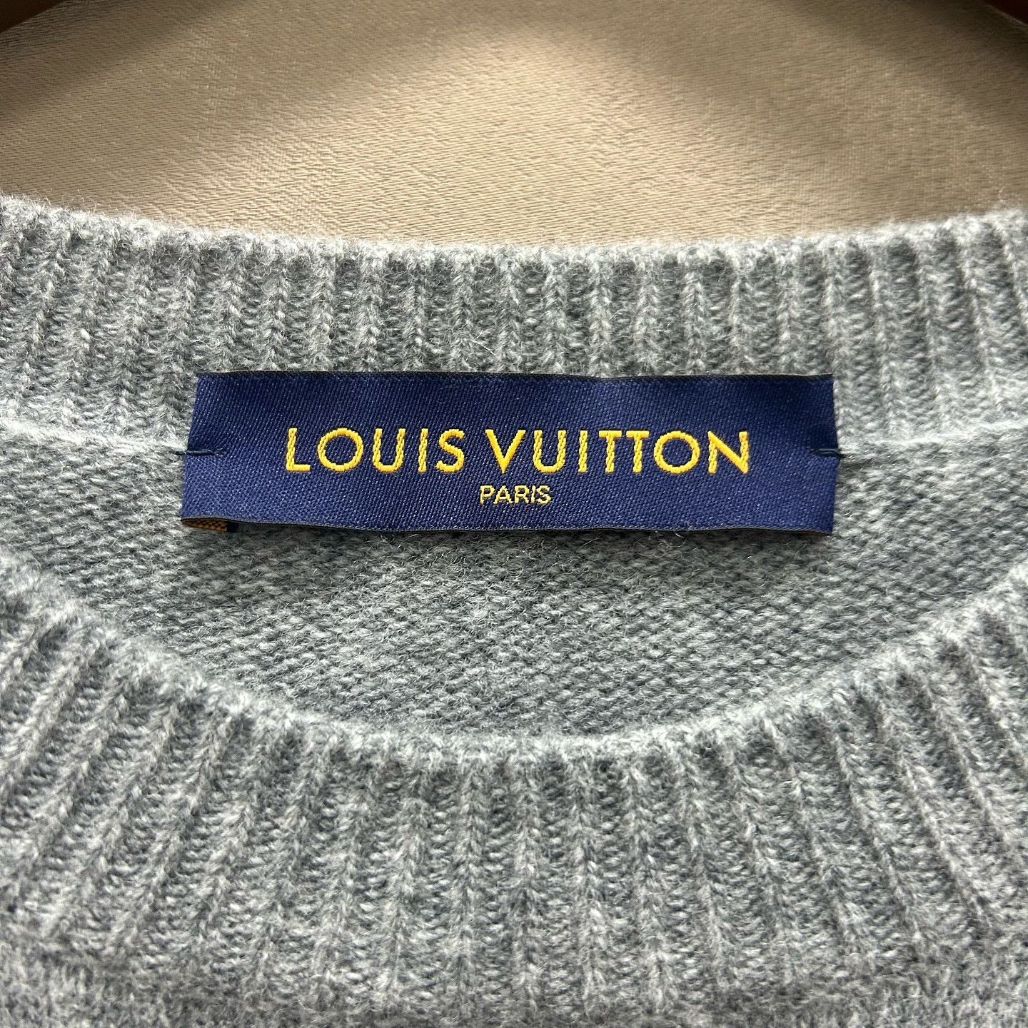 Louis Vuitton Louis Vuitton Tiger Print Sweater Size L Size US L / EU 52-54 / 3 - 3 Thumbnail