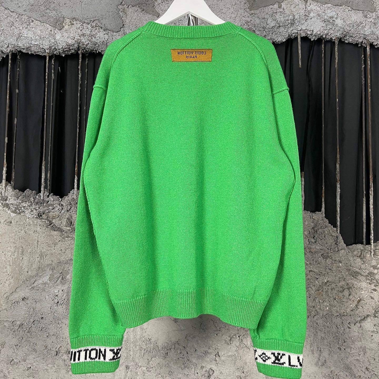 Louis Vuitton Louis Vuitton Green Logo Cuff Cashmere Sweater Size XS Size US XS / EU 42 / 0 - 2 Thumbnail