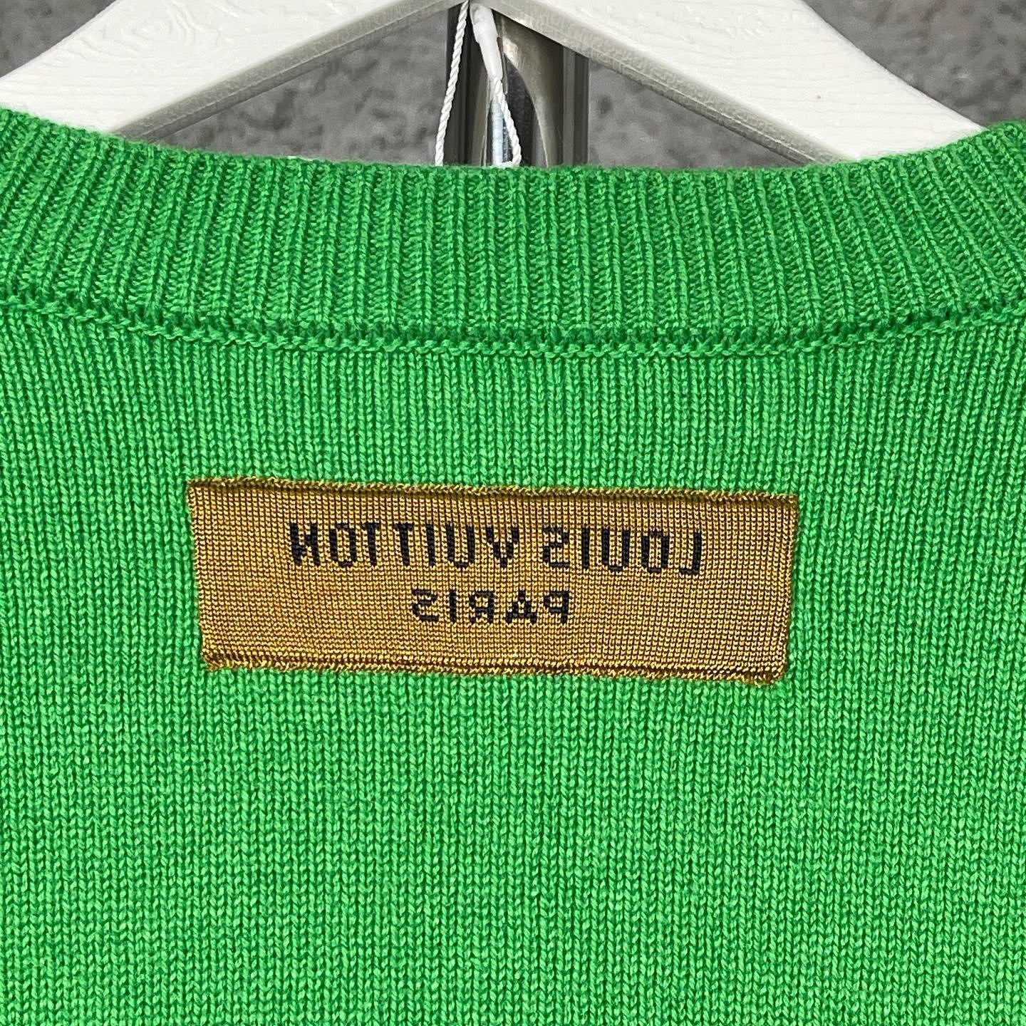 Louis Vuitton Louis Vuitton Green Logo Cuff Cashmere Sweater Size XS Size US XS / EU 42 / 0 - 7 Thumbnail