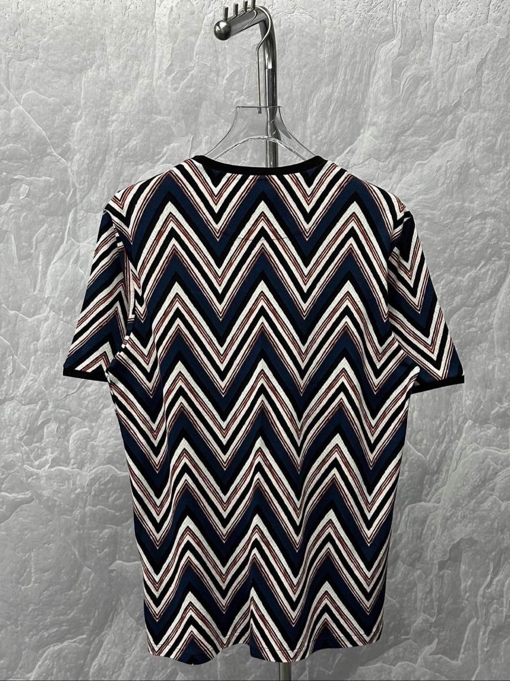 Louis Vuitton Louis Vuitton Zigzag Knit T-Shirt Size XL Size US XL / EU 56 / 4 - 2 Thumbnail