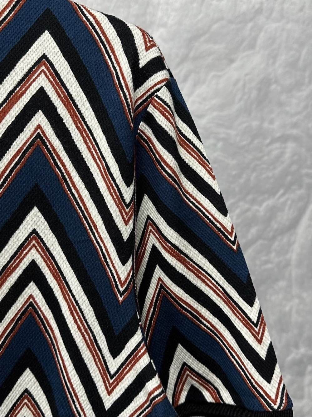 Louis Vuitton Louis Vuitton Zigzag Knit T-Shirt Size XL Size US XL / EU 56 / 4 - 6 Thumbnail
