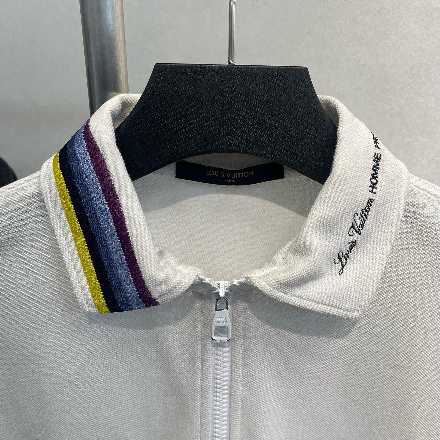 Louis Vuitton Louis Vuitton Striped Collar Zip Polo Shirt Size XL Size US XL / EU 56 / 4 - 7 Thumbnail