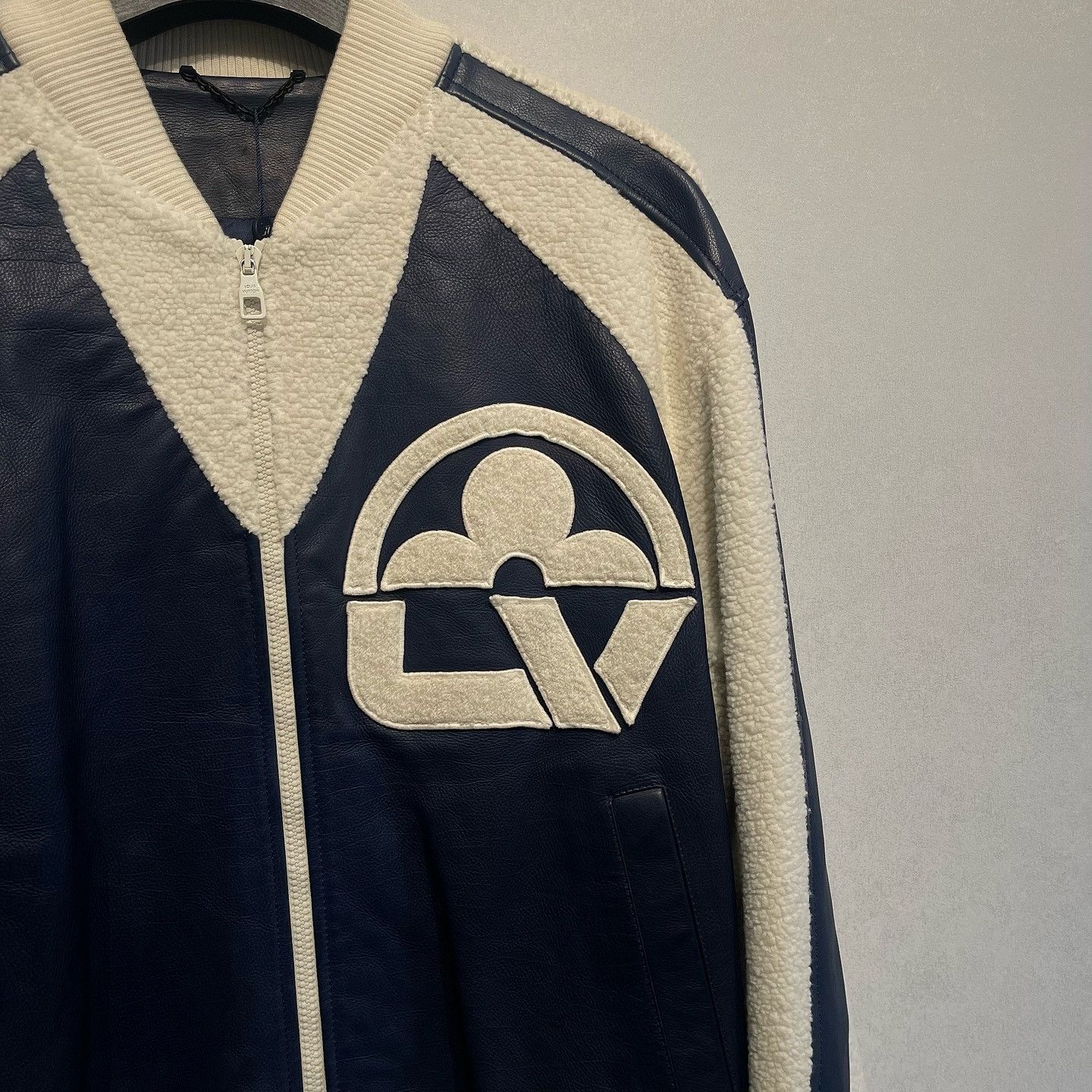 Louis Vuitton Louis Vuitton Monogram Graphic Leather Bomber Jacket Size M Size US M / EU 48-50 / 2 - 7 Thumbnail