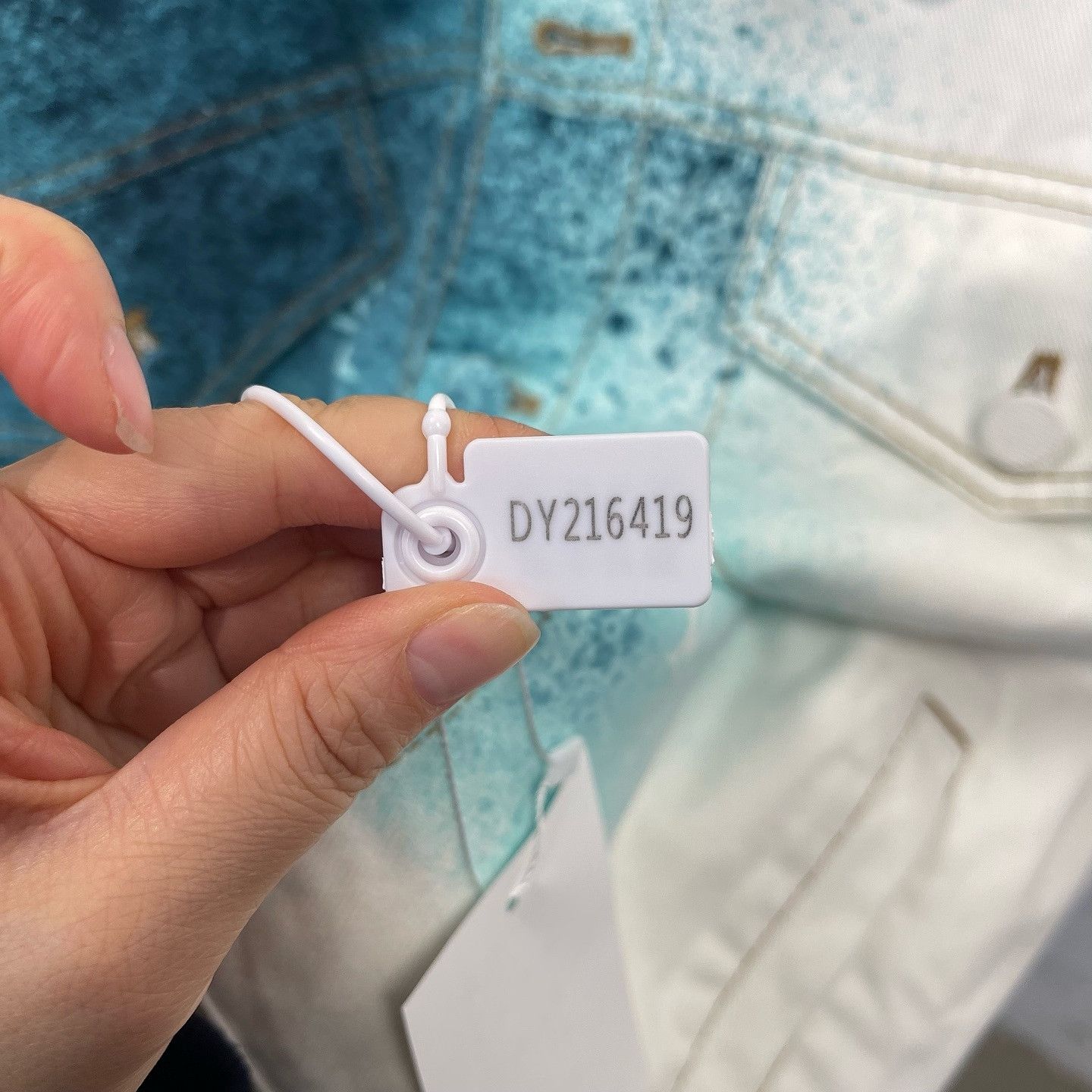 Louis Vuitton LOUIS VUITTON Spray Paint Denim Jacket Size 52 Size US L / EU 52-54 / 3 - 5 Thumbnail