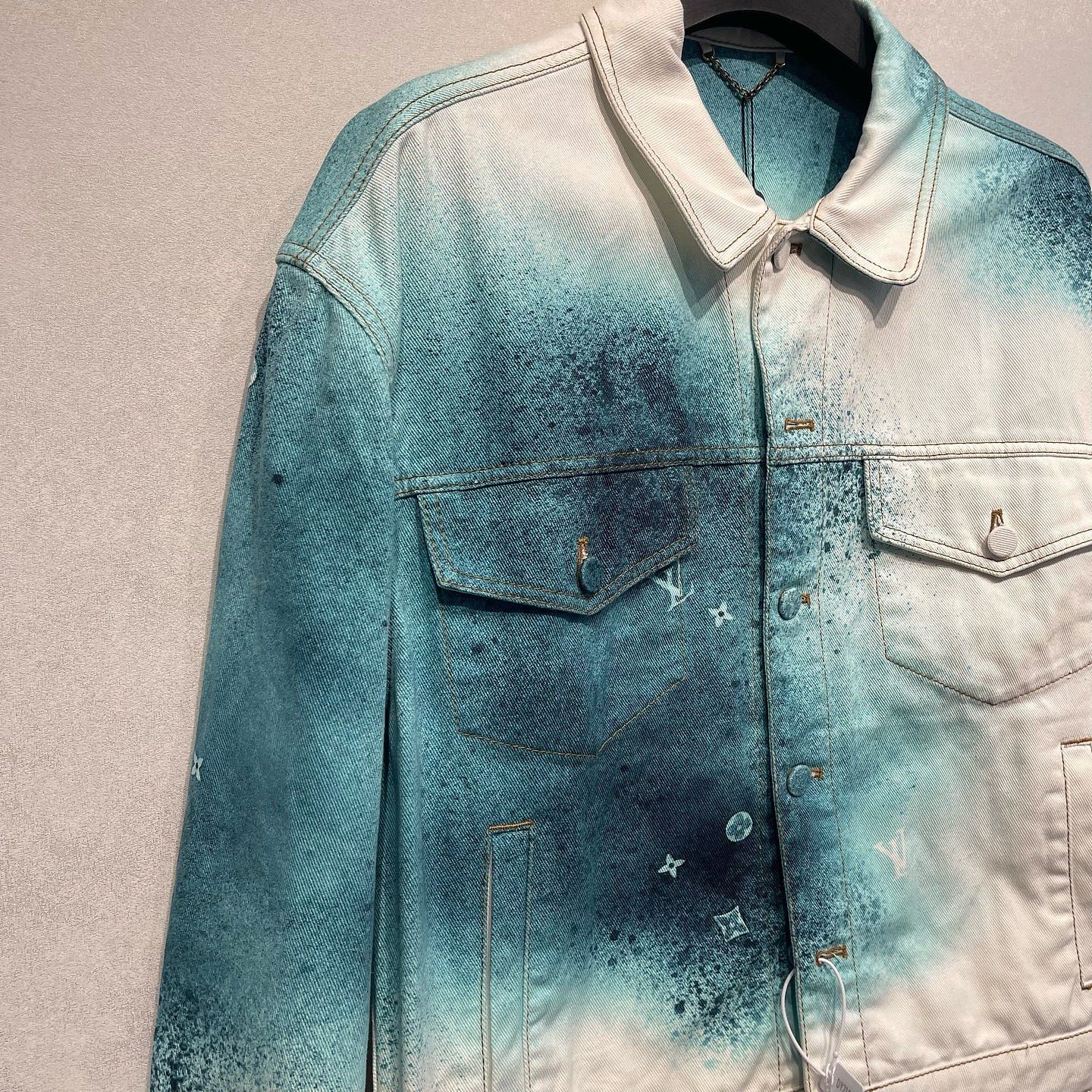 Louis Vuitton LOUIS VUITTON Spray Paint Denim Jacket Size 52 Size US L / EU 52-54 / 3 - 7 Thumbnail