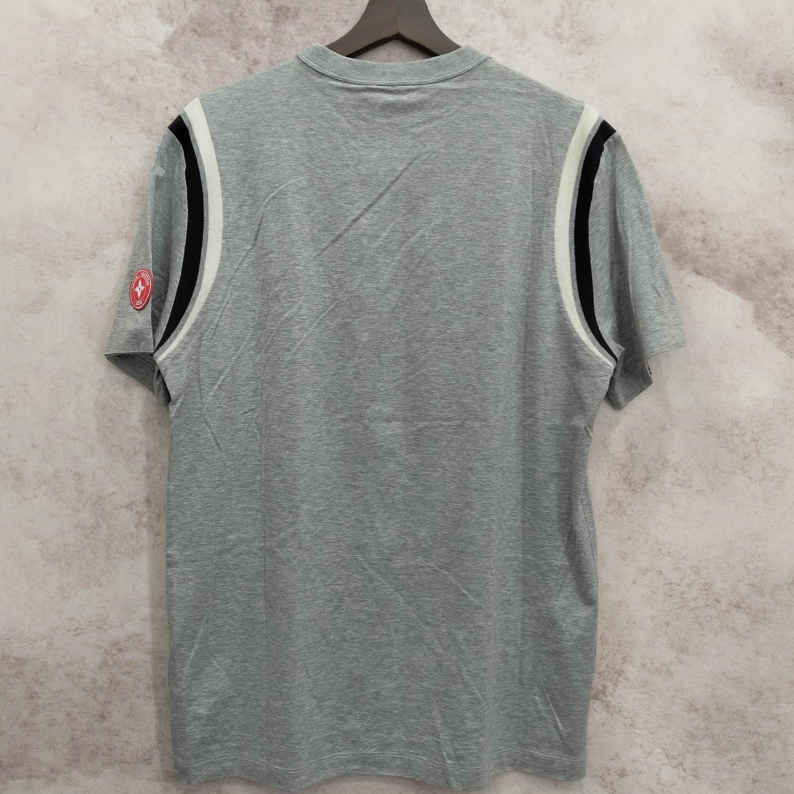 Louis Vuitton Louis Vuitton V Logo T-Shirt Gray M Size US M / EU 48-50 / 2 - 2 Thumbnail