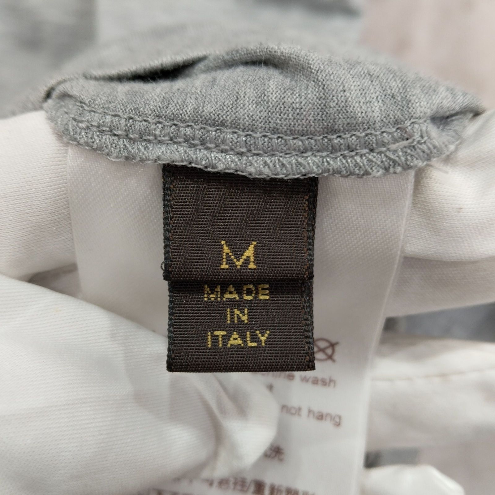 Louis Vuitton Louis Vuitton V Logo T-Shirt Gray M Size US M / EU 48-50 / 2 - 5 Thumbnail