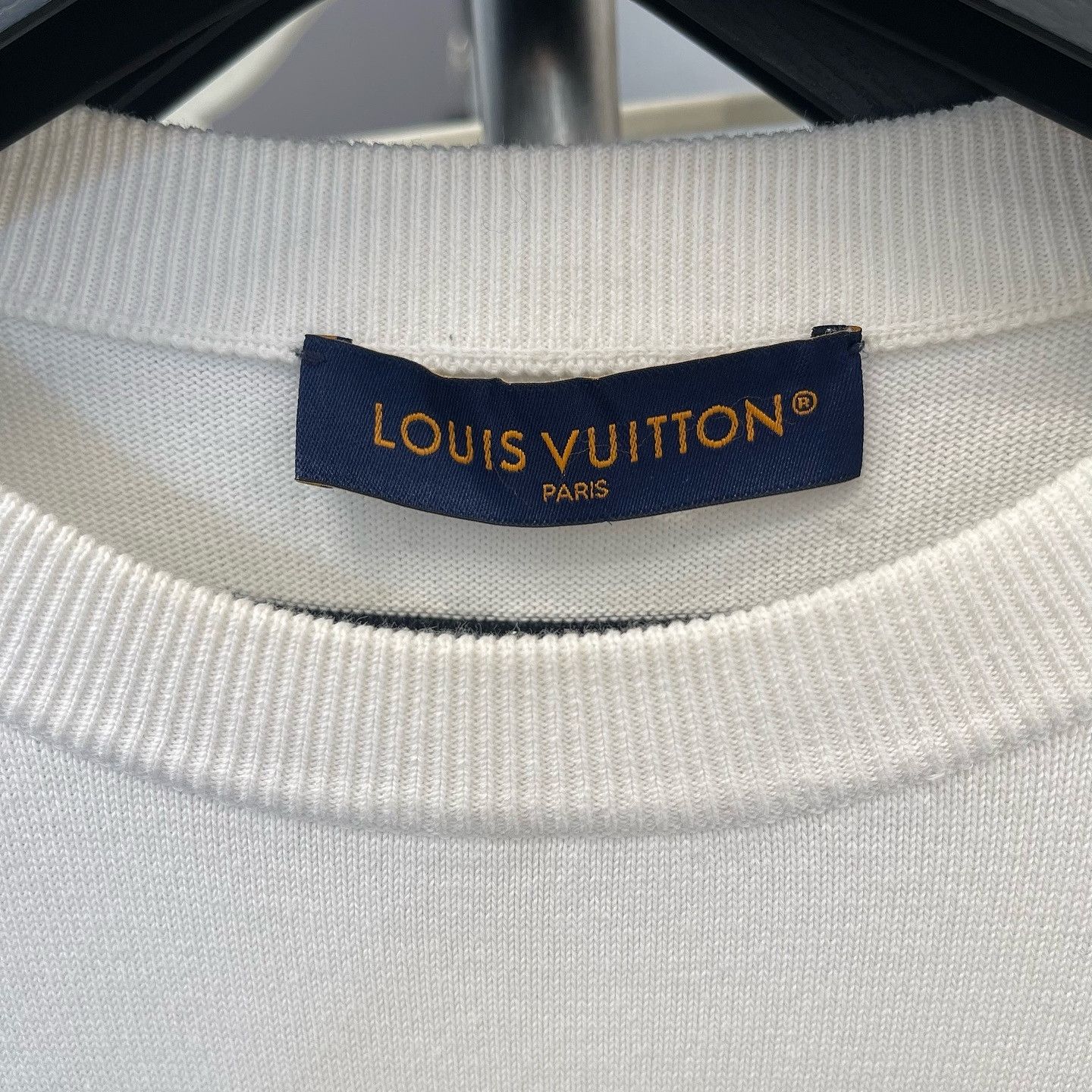 Louis Vuitton Louis Vuitton Logo Graphic Short Sleeve T-Shirt Size M Size US M / EU 48-50 / 2 - 3 Thumbnail
