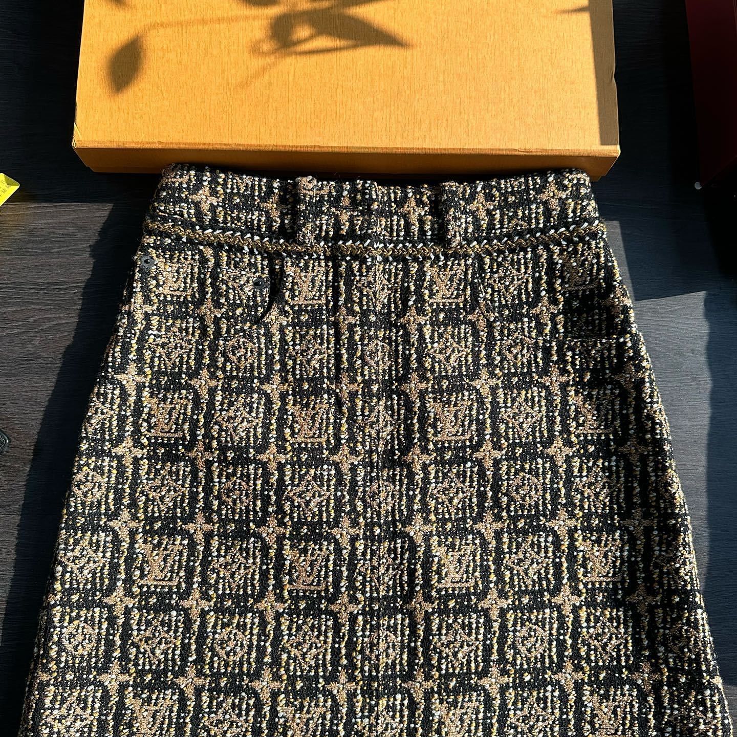 Louis Vuitton Louis Vuitton Monogram Tweed Mini Skirt Size 34 Size 24" / US 00 / IT 34 - 5 Thumbnail