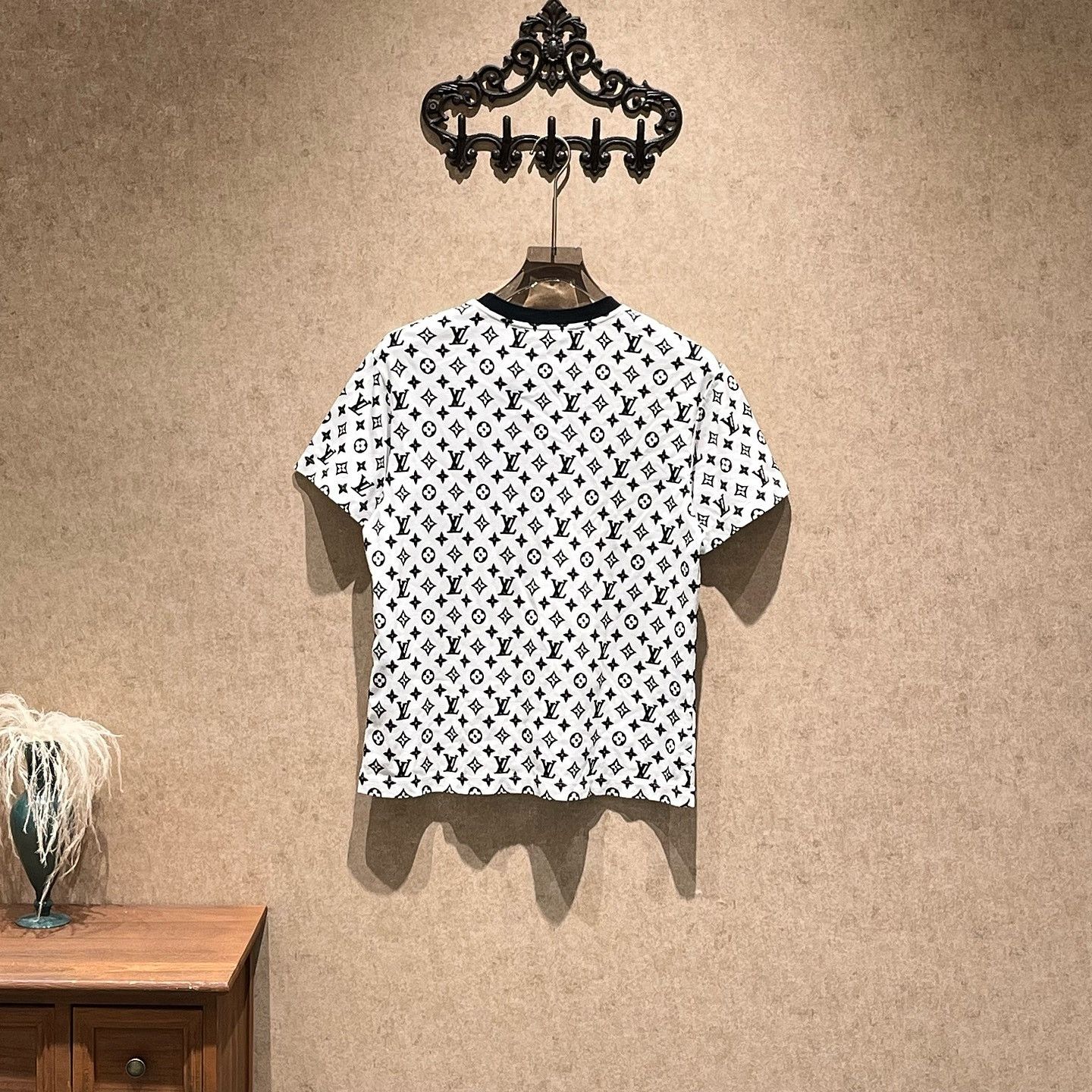 Louis Vuitton Louis Vuitton Monogram Chain T-Shirt Size M Size M / US 6-8 / IT 42-44 - 2 Thumbnail