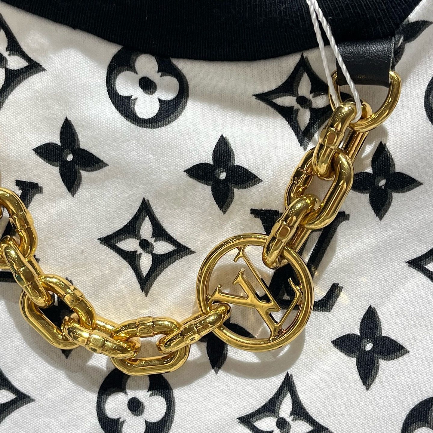 Louis Vuitton Louis Vuitton Monogram Chain T-Shirt Size M Size M / US 6-8 / IT 42-44 - 5 Thumbnail