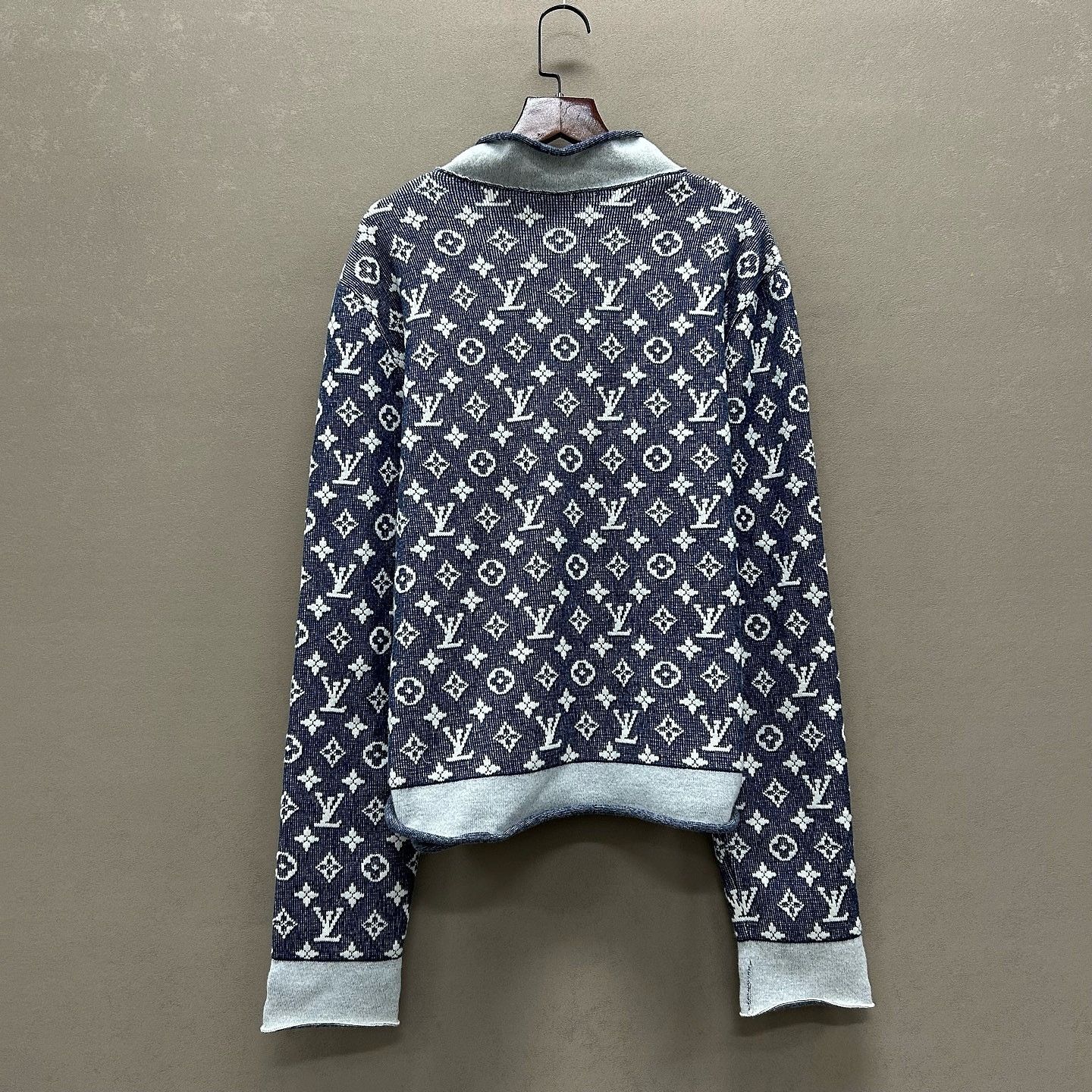 Louis Vuitton Louis Vuitton Monogram Jacquard Sweater Size L Size L / US 10 / IT 46 - 2 Thumbnail