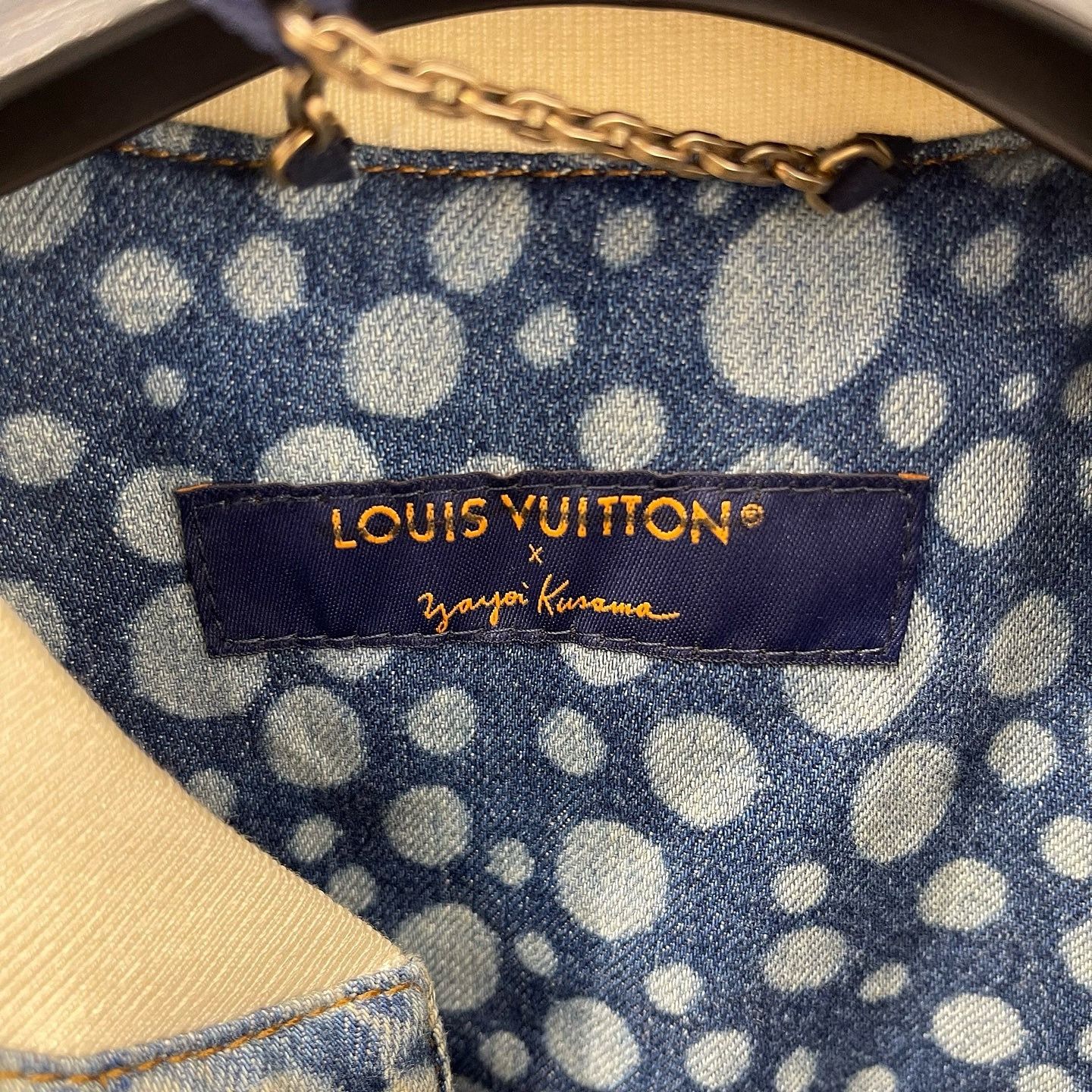 Louis Vuitton Louis Vuitton x Yayoi Kusama Polka Dot Denim Shirt Size S Size US S / EU 44-46 / 1 - 3 Thumbnail
