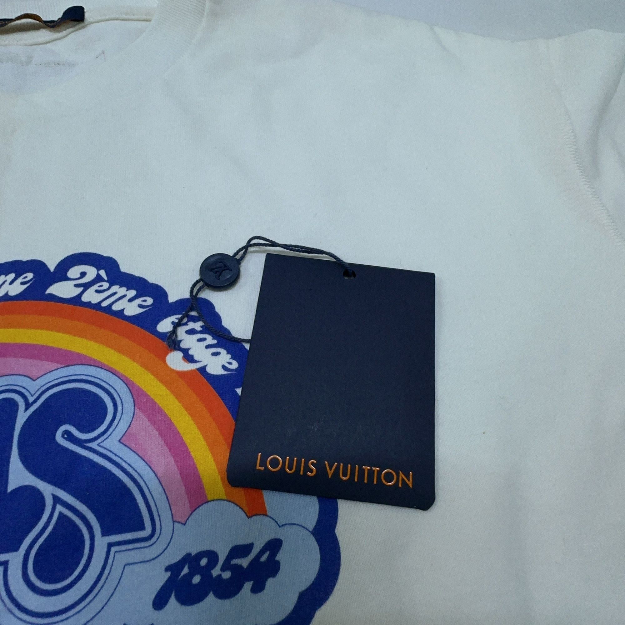 Louis Vuitton Louis Vuitton Rainbow Graphic T-Shirt White Size L Size US L / EU 52-54 / 3 - 5 Thumbnail