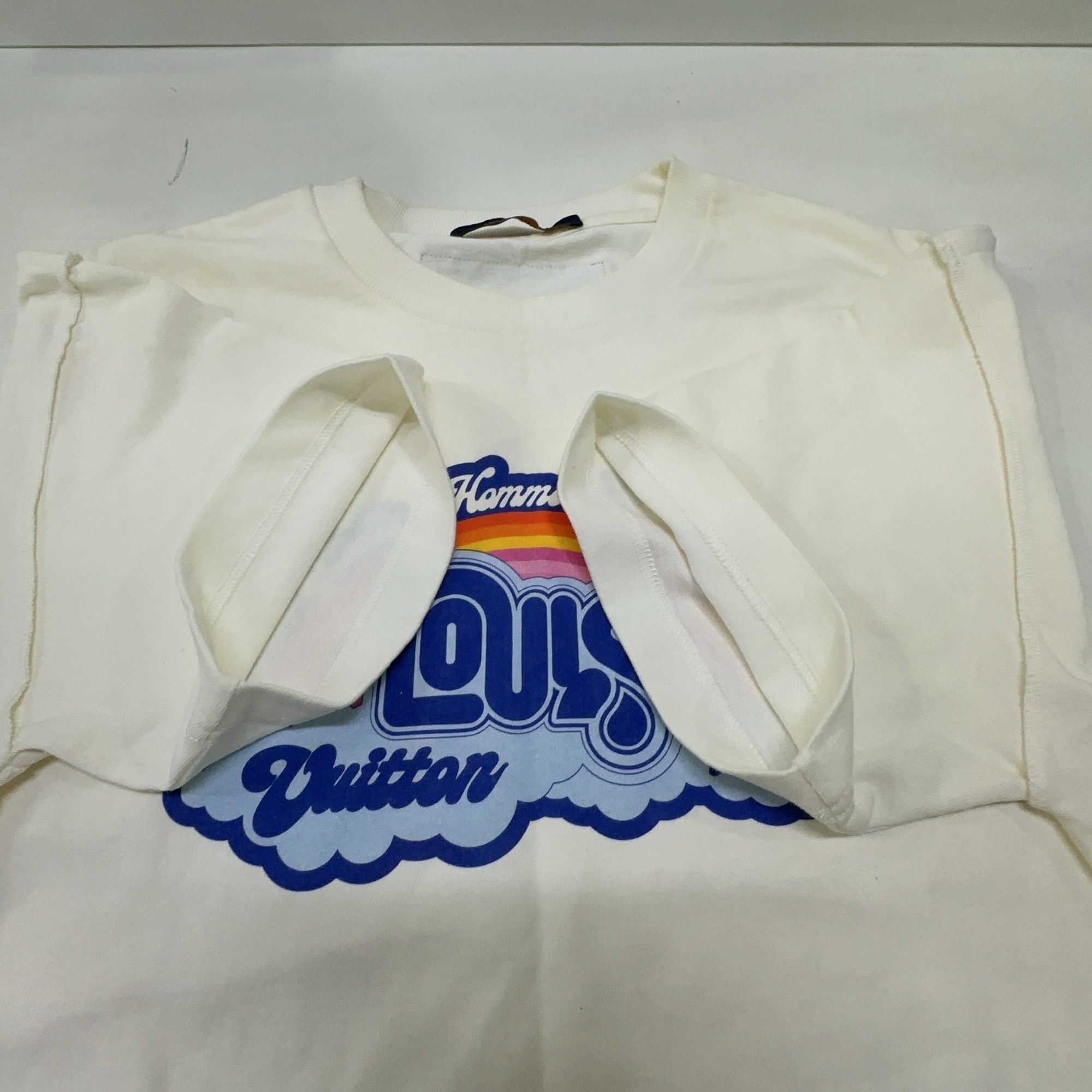 Louis Vuitton Louis Vuitton Rainbow Graphic T-Shirt White Size L Size US L / EU 52-54 / 3 - 8 Thumbnail