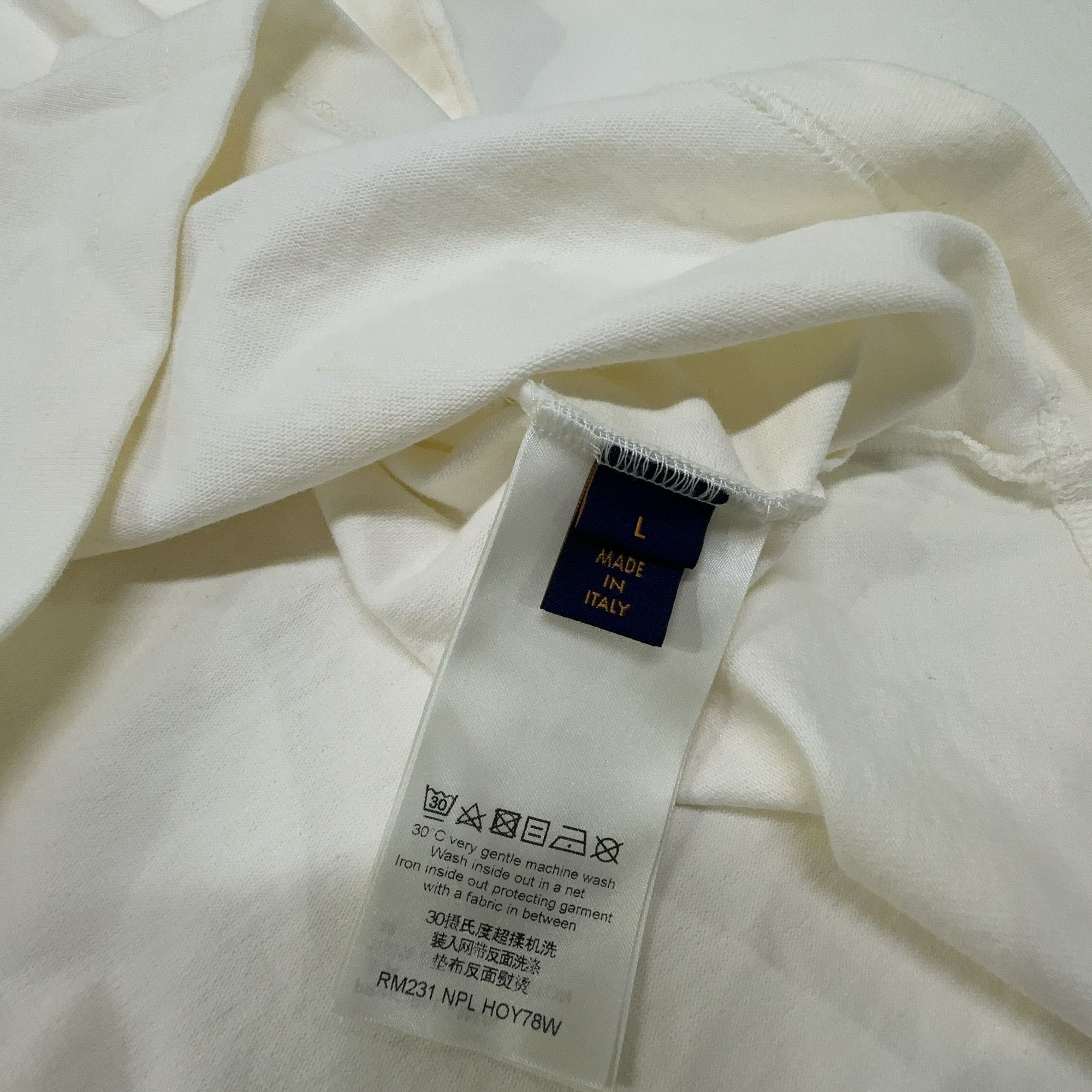Louis Vuitton Louis Vuitton Rainbow Graphic T-Shirt White Size L Size US L / EU 52-54 / 3 - 4 Thumbnail