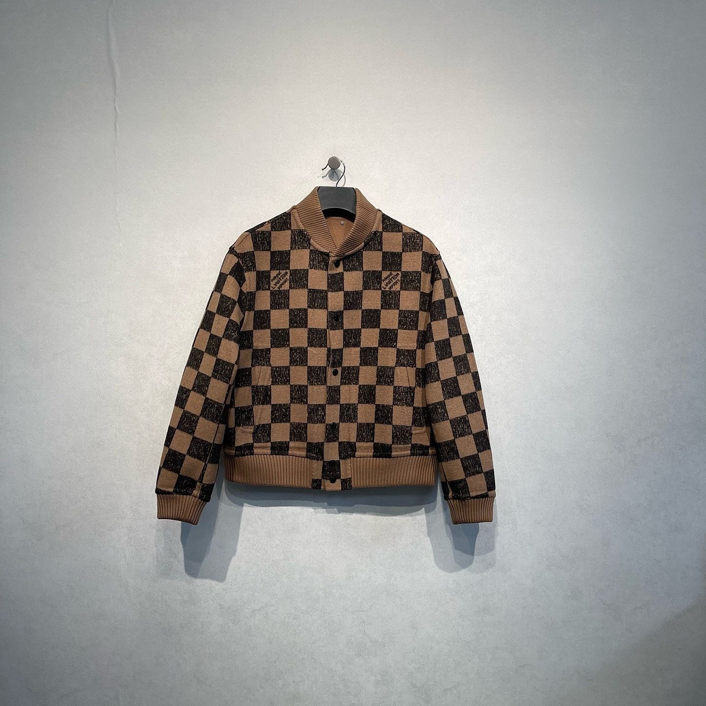 Louis Vuitton Louis Vuitton Checkered Wool Bomber Size M Size US M / EU 48-50 / 2 - 8 Thumbnail