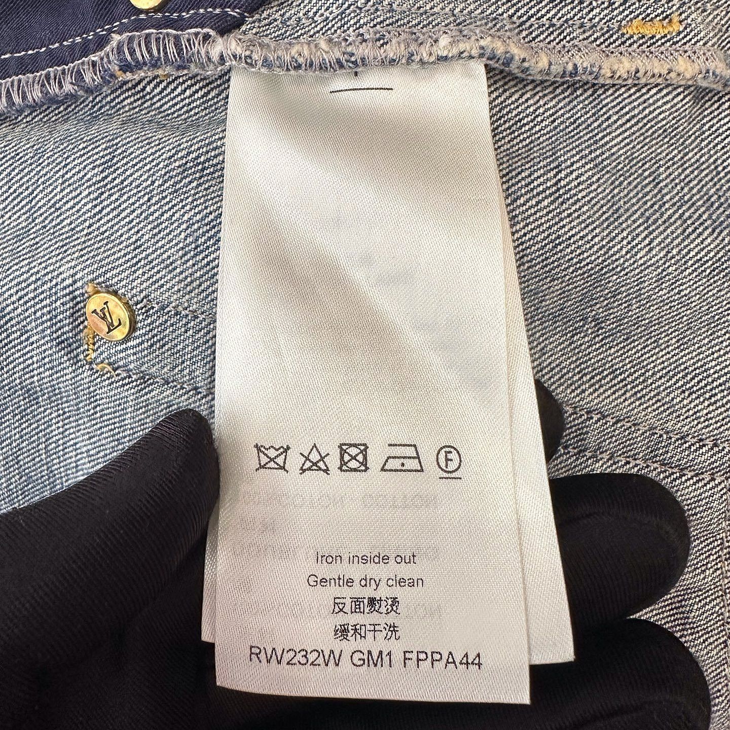 Louis Vuitton Louis Vuitton Monogram Leather Patch Denim Shorts Size 32 Size 24" / US 00 / IT 34 - 4 Thumbnail